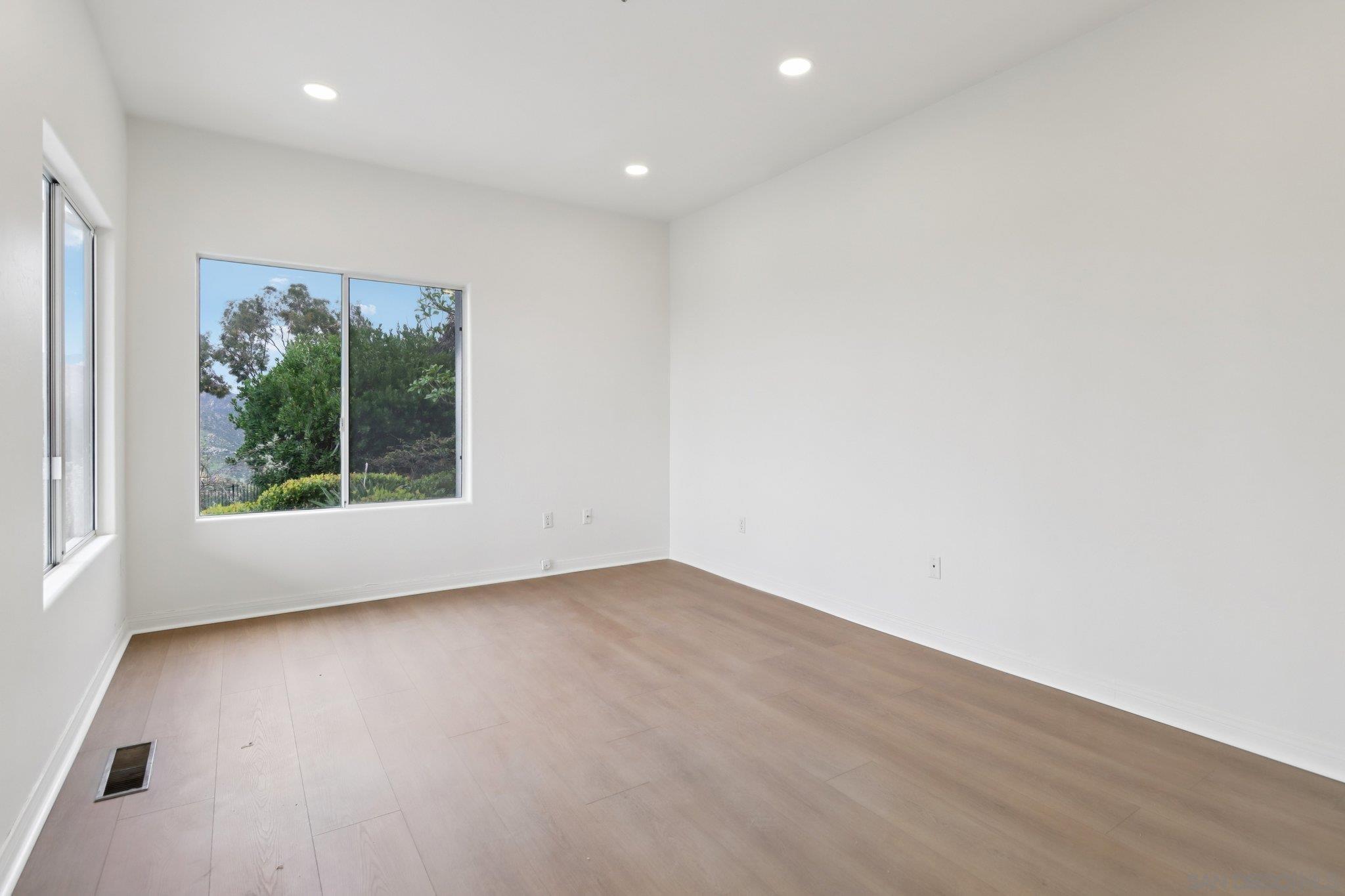 Detail Gallery Image 33 of 57 For 1240  Vista Sierra Drive, El Cajon,  CA 92019 - 5 Beds | 4 Baths