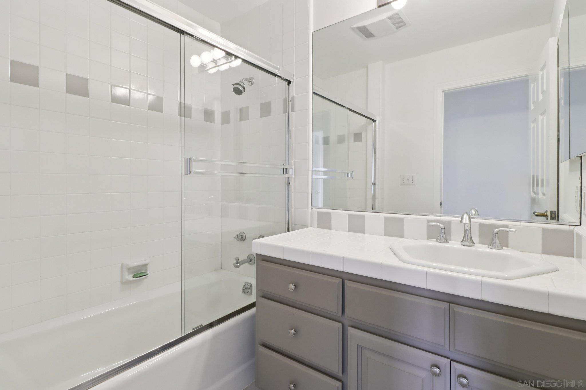 Detail Gallery Image 36 of 57 For 1240  Vista Sierra Drive, El Cajon,  CA 92019 - 5 Beds | 4 Baths