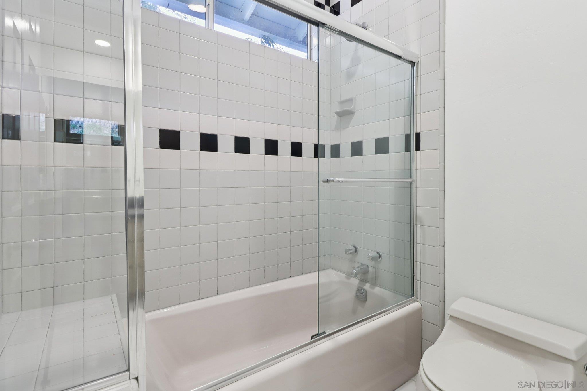 Detail Gallery Image 37 of 57 For 1240  Vista Sierra Drive, El Cajon,  CA 92019 - 5 Beds | 4 Baths