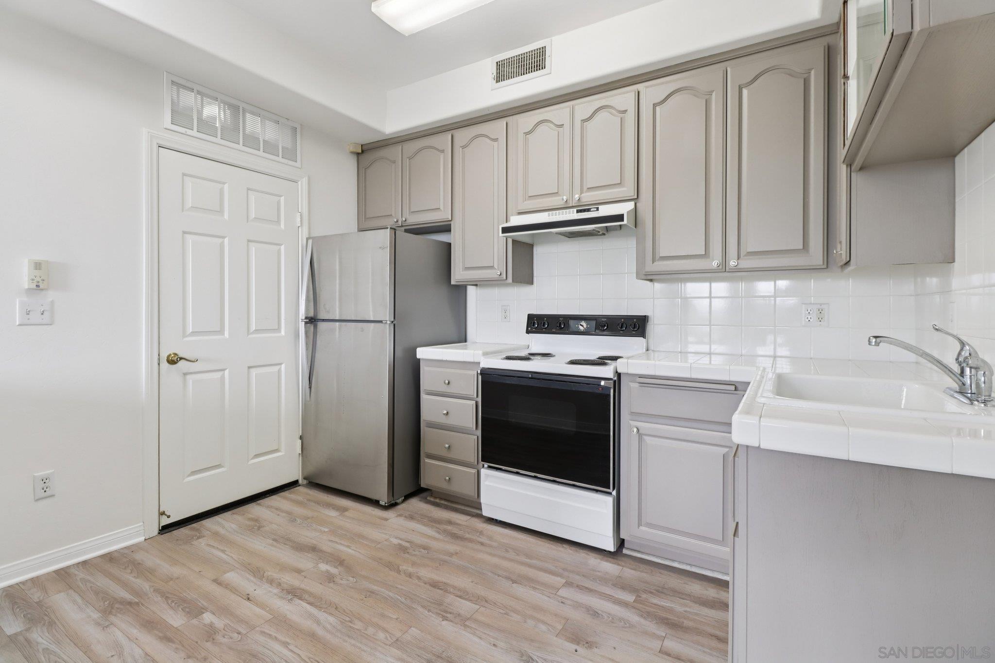 Detail Gallery Image 39 of 57 For 1240  Vista Sierra Drive, El Cajon,  CA 92019 - 5 Beds | 4 Baths