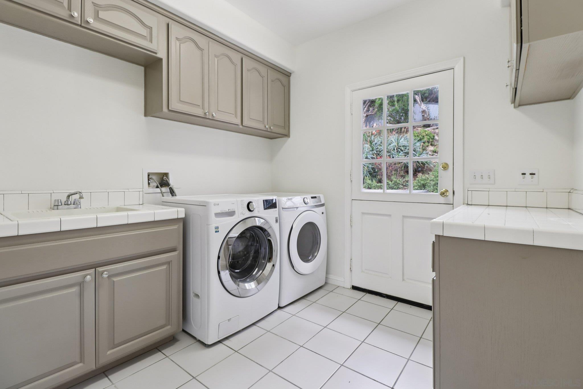 Detail Gallery Image 40 of 57 For 1240  Vista Sierra Drive, El Cajon,  CA 92019 - 5 Beds | 4 Baths