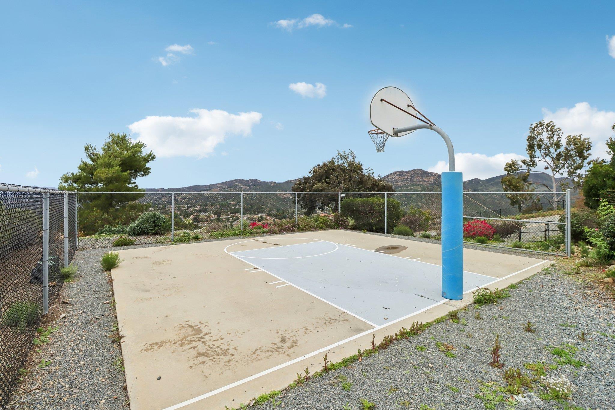 Detail Gallery Image 53 of 58 For 1240  Vista Sierra Drive, El Cajon,  CA 92019 - 5 Beds | 4 Baths