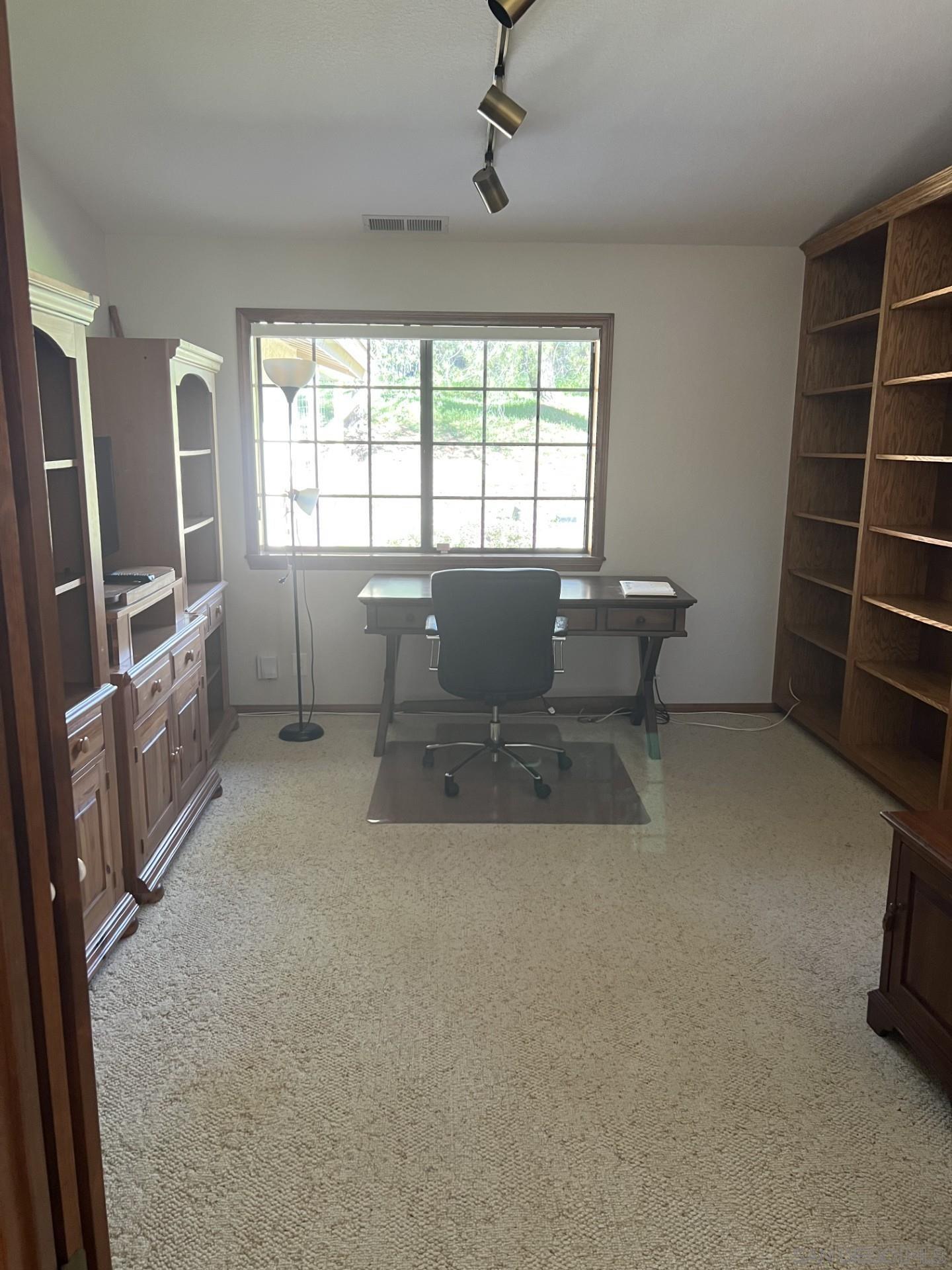 Detail Gallery Image 11 of 20 For 15976  Eagle View Ln, Valley Center,  CA 92082 - 4 Beds | 2 Baths