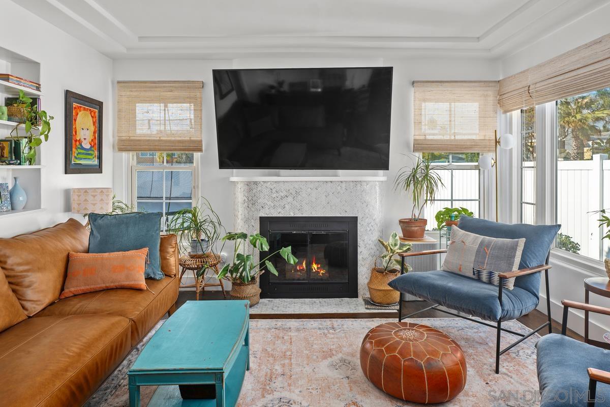 Detail Gallery Image 8 of 32 For 800  3rd St, Coronado,  CA 92118 - 2 Beds | 1 Baths