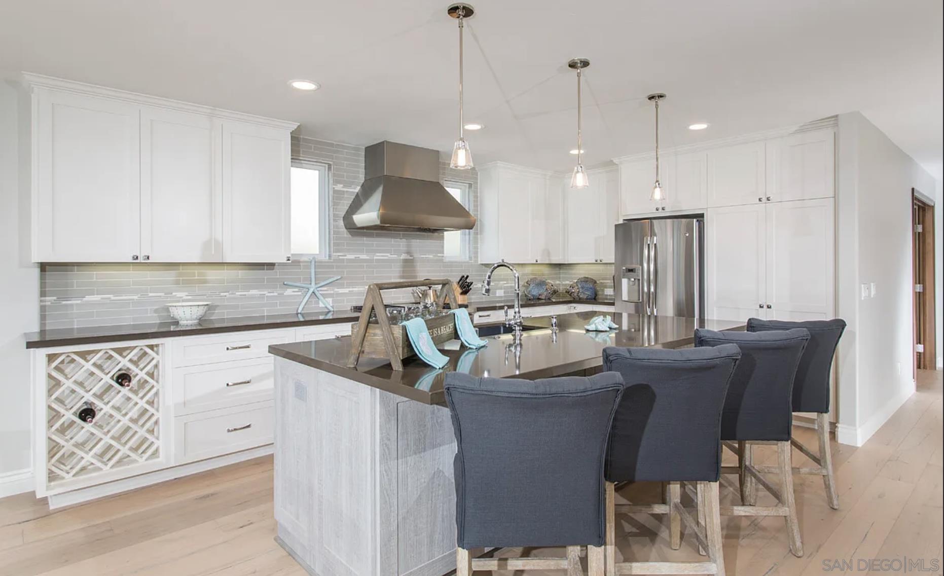 Detail Gallery Image 10 of 29 For 48  Spinnaker Way, Coronado,  CA 92118 - 4 Beds | 3 Baths