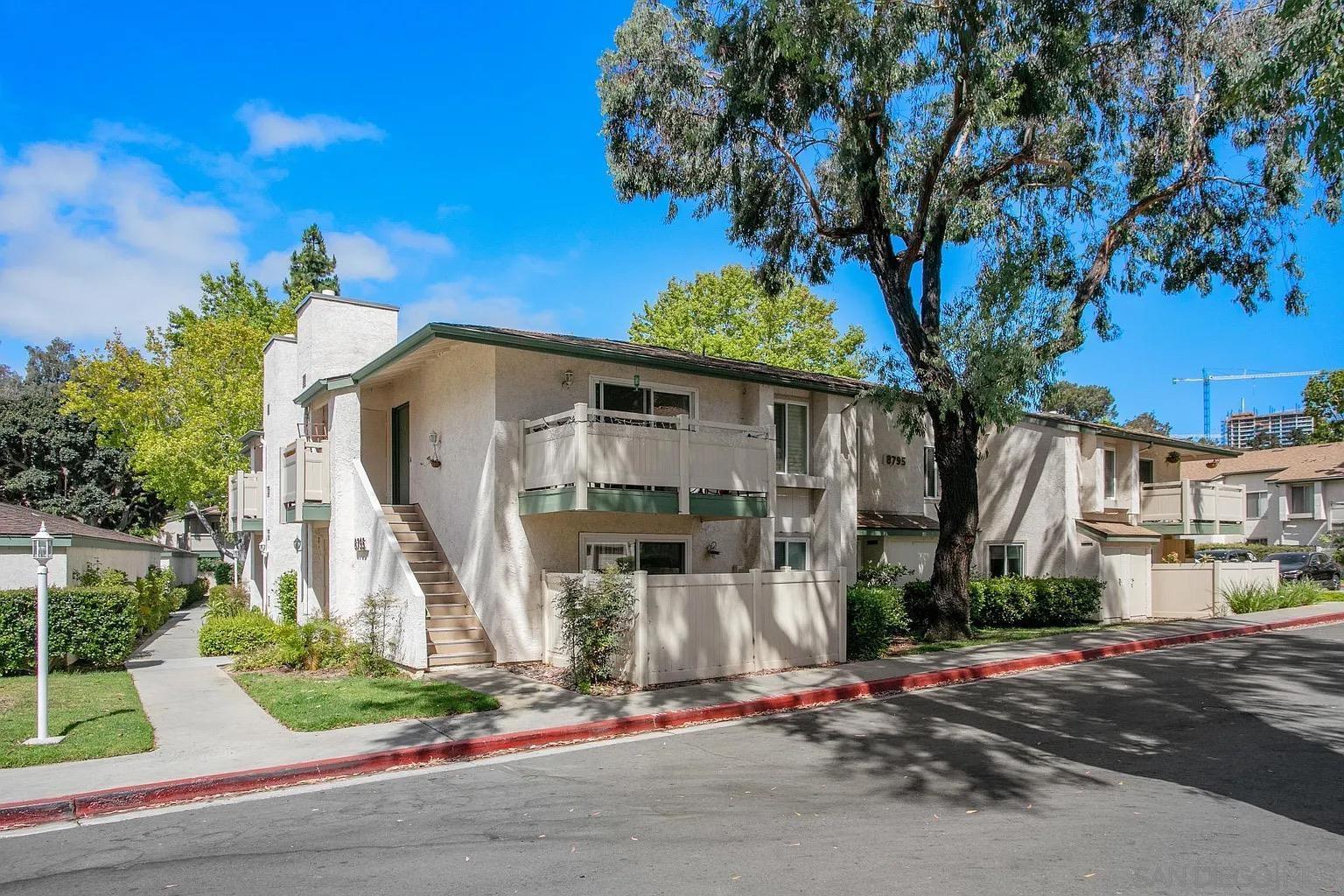 Detail Gallery Image 2 of 43 For 8795  Gilman Dr  C, La Jolla,  CA 92037 - 2 Beds | 1 Baths