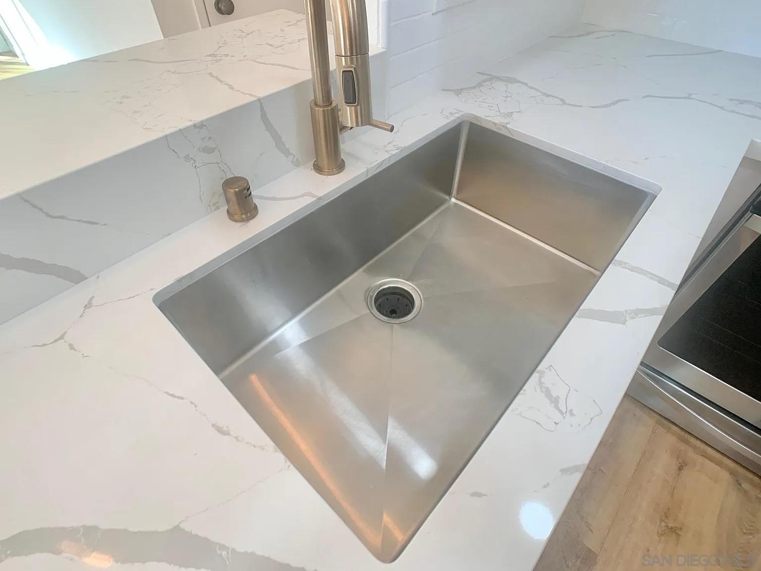 Detail Gallery Image 13 of 43 For 8795  Gilman Dr  C, La Jolla,  CA 92037 - 2 Beds | 1 Baths