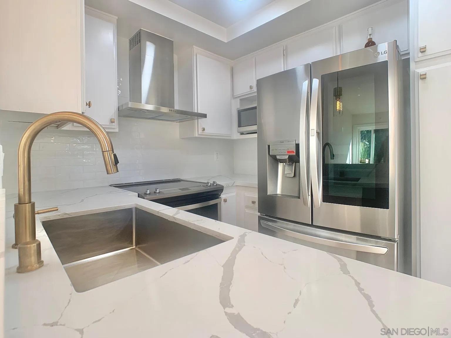 Detail Gallery Image 10 of 43 For 8795  Gilman Dr  C, La Jolla,  CA 92037 - 2 Beds | 1 Baths