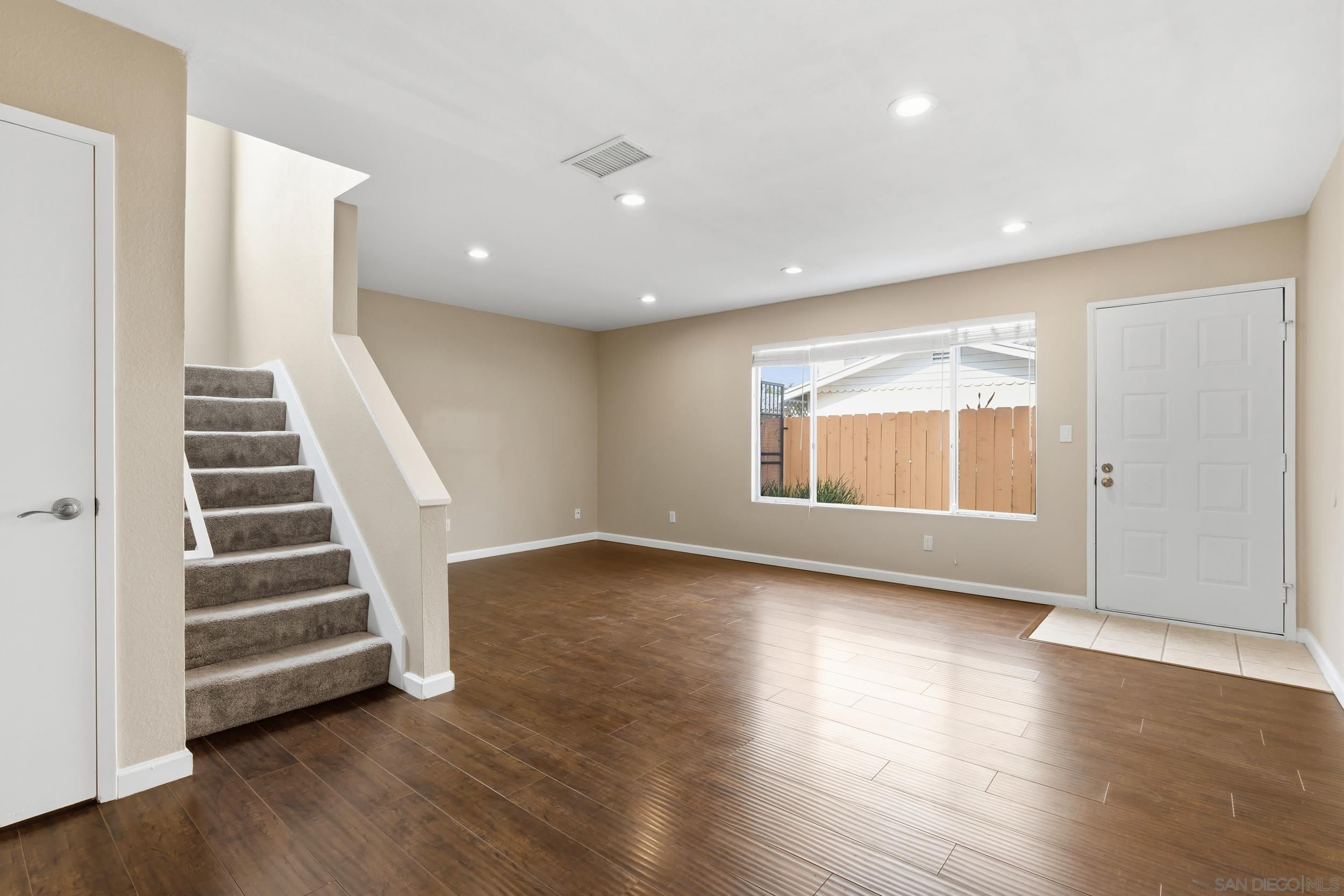 Detail Gallery Image 16 of 27 For 4532  Dawson Ave  #4,  San Diego,  CA 92115 - 3 Beds | 2/1 Baths