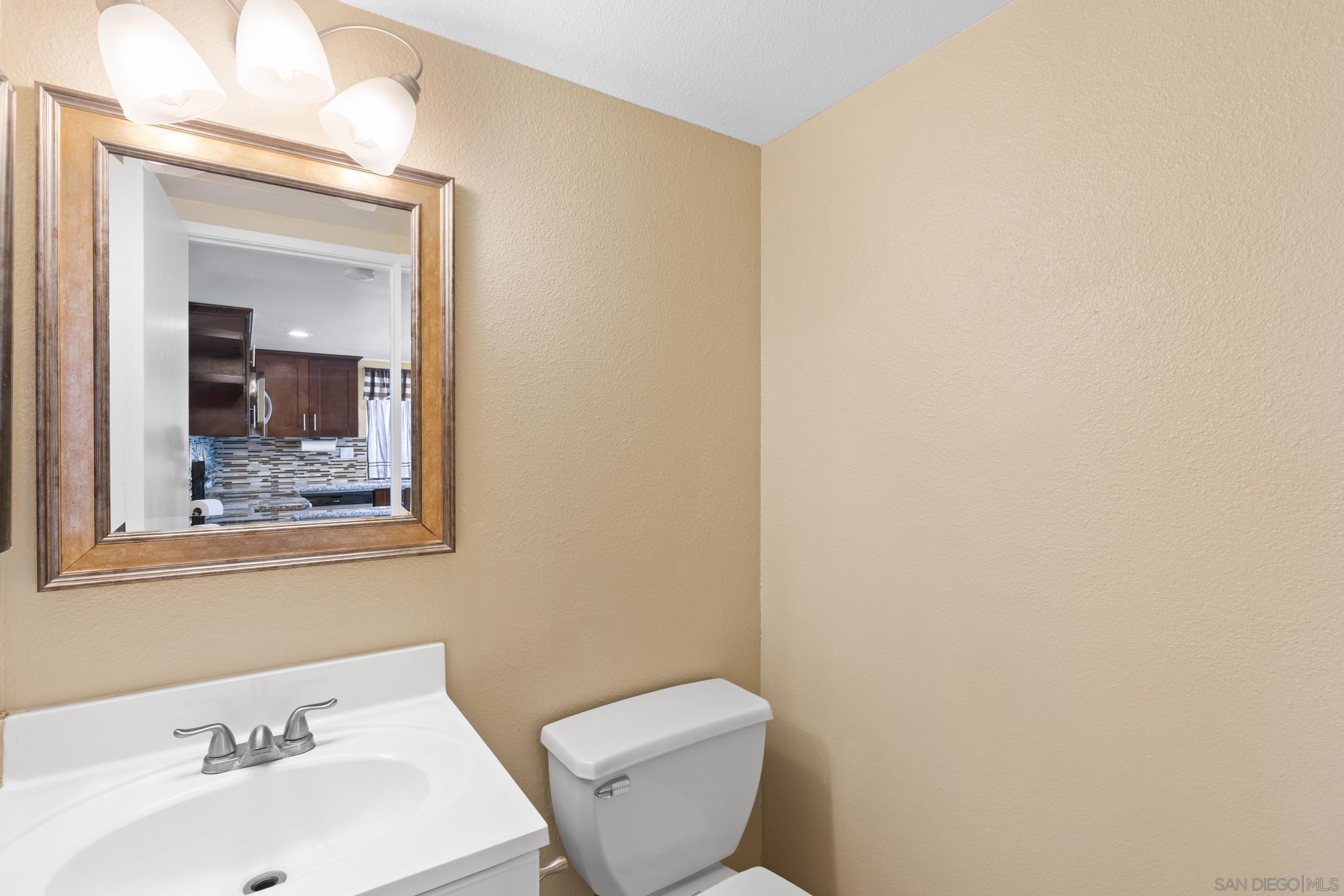 Detail Gallery Image 6 of 27 For 4532  Dawson Ave  #4,  San Diego,  CA 92115 - 3 Beds | 2/1 Baths