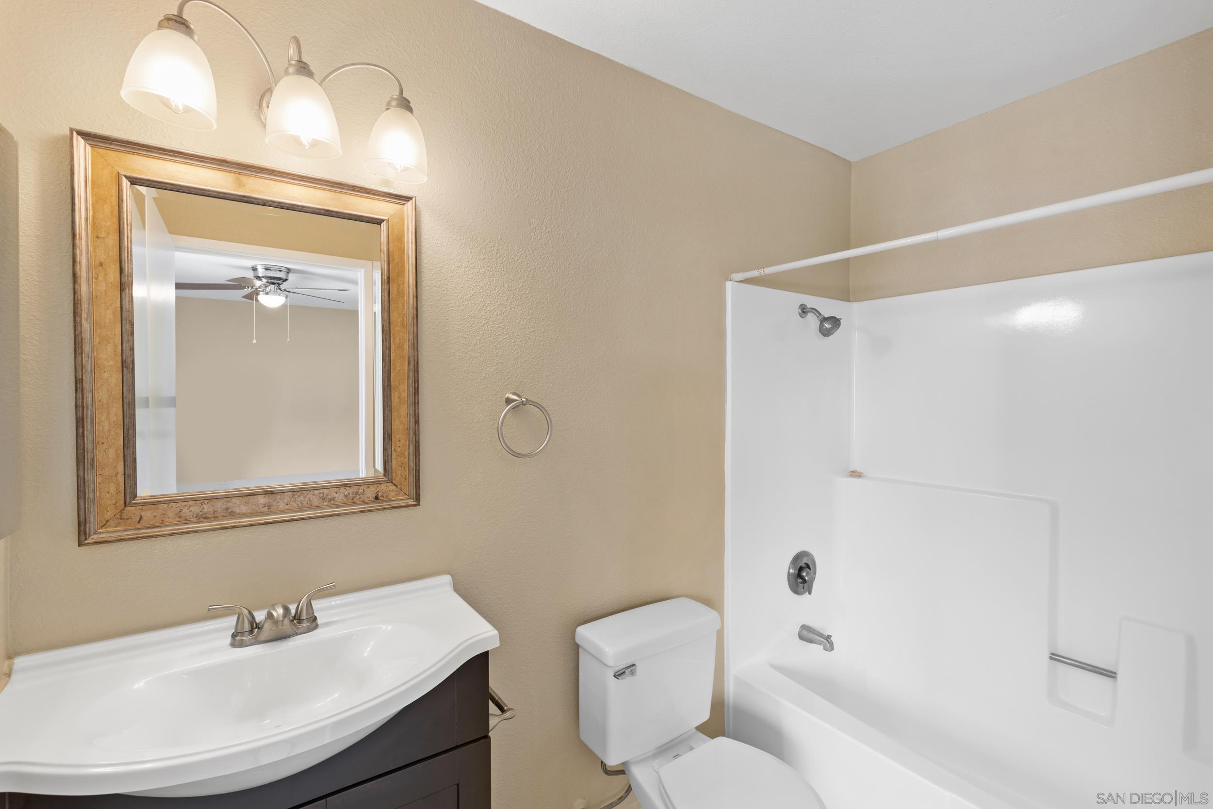 Detail Gallery Image 8 of 27 For 4532  Dawson Ave  #4,  San Diego,  CA 92115 - 3 Beds | 2/1 Baths