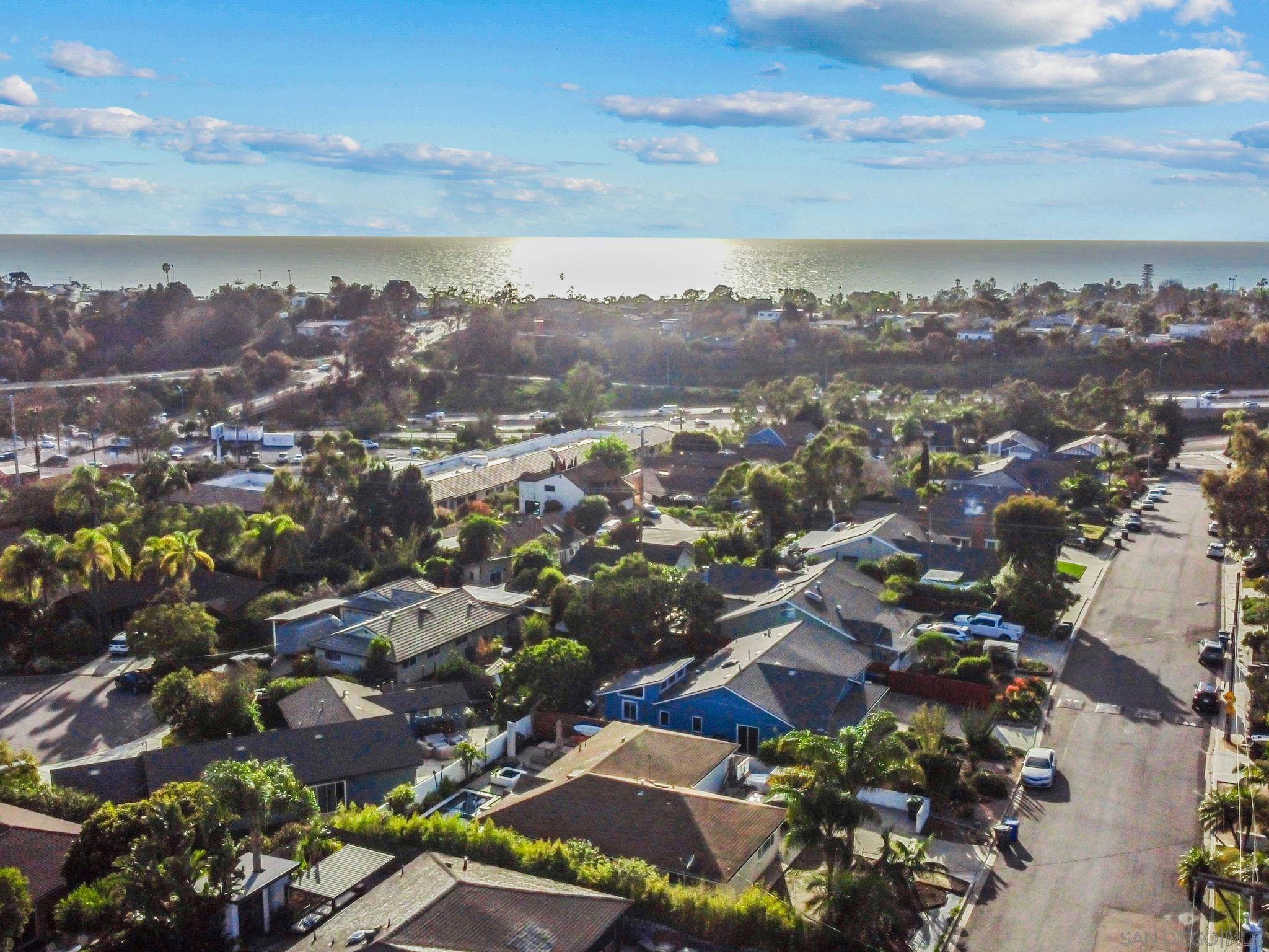 Detail Gallery Image 2 of 18 For 926  Nolbey St, Cardiff By The Sea,  CA 92007 - 3 Beds | 2 Baths