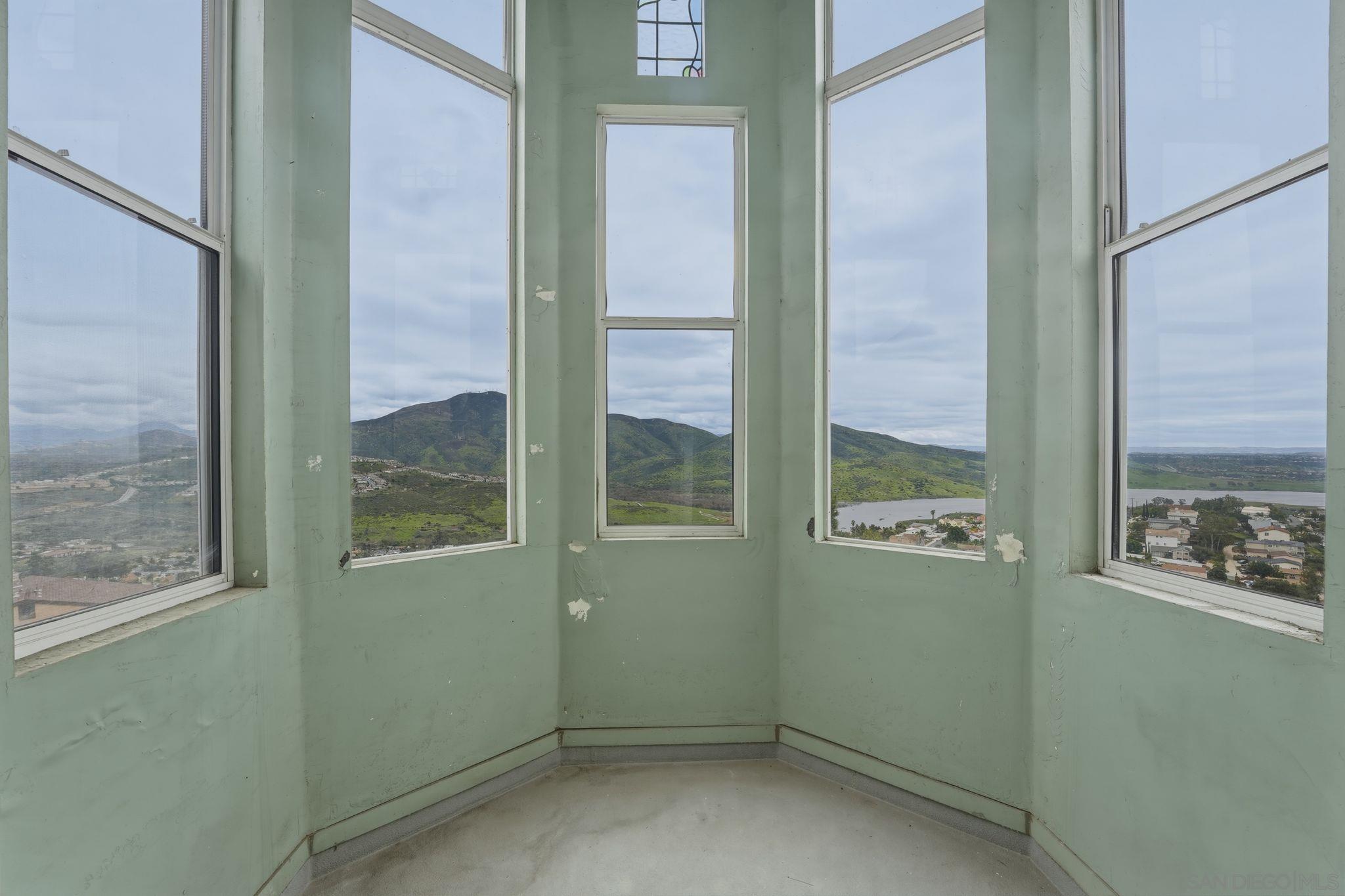 Detail Gallery Image 33 of 59 For 1650  Cuyamaca Ave, Spring Valley,  CA 91977 - 4 Beds | 4/1 Baths