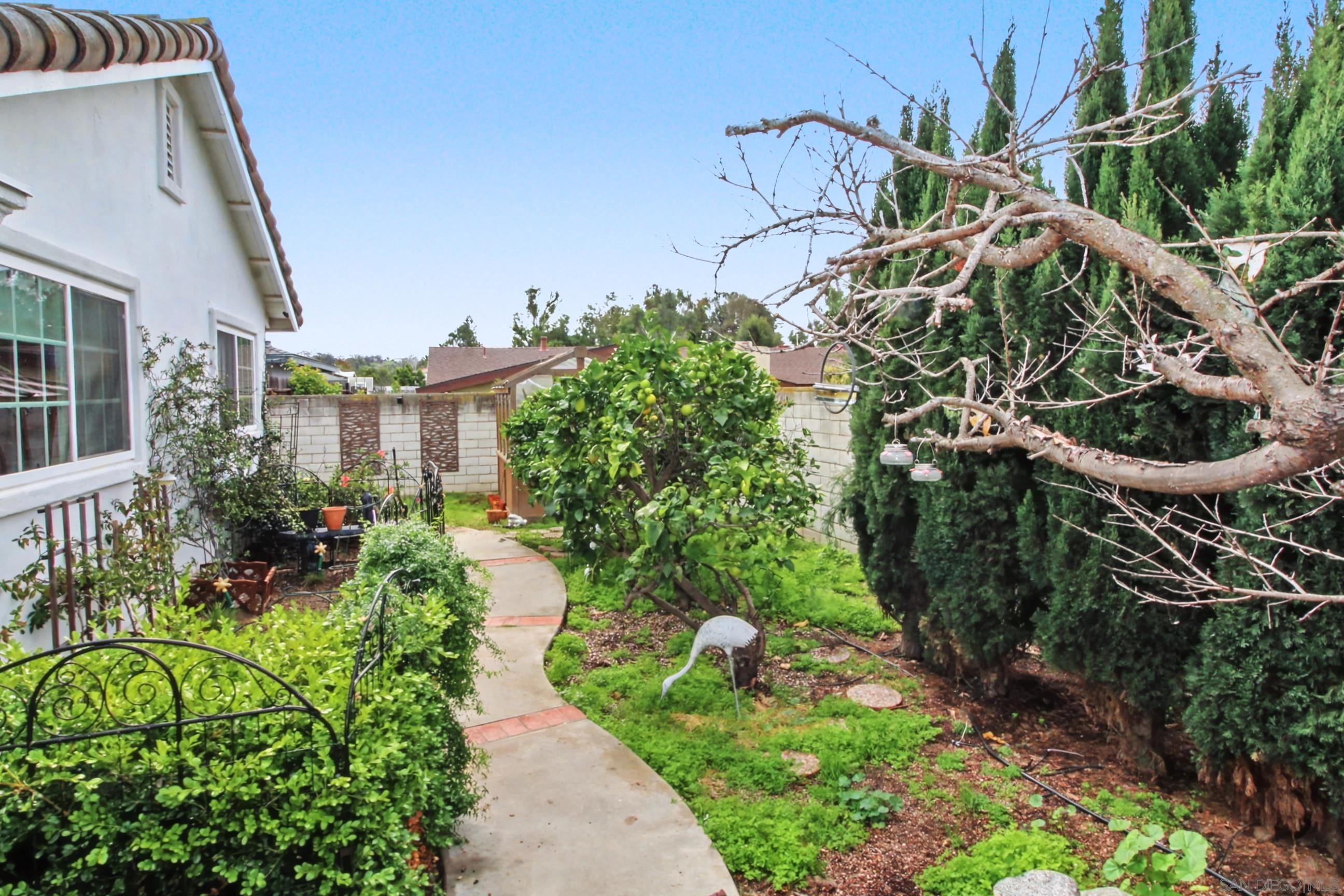 Detail Gallery Image 41 of 42 For 4045  via Los Padres, Oceanside,  CA 92057 - 4 Beds | 2 Baths