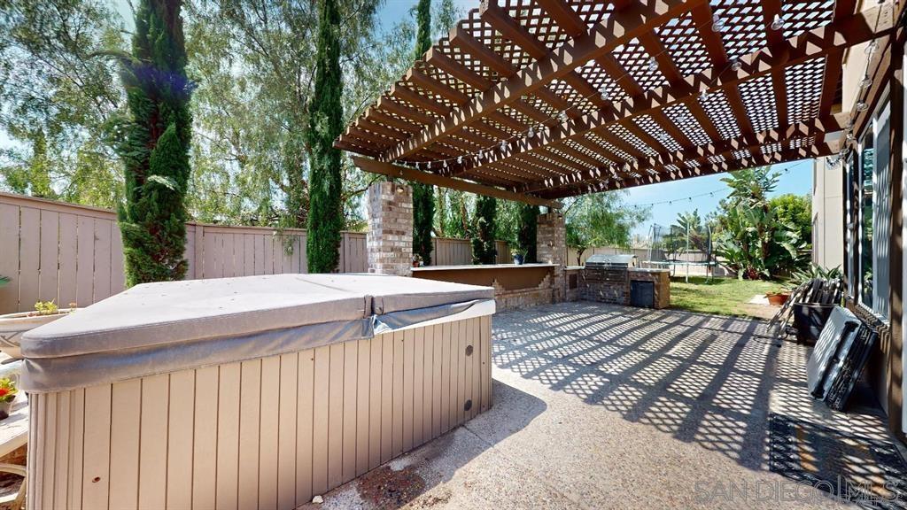 Detail Gallery Image 3 of 26 For 1026  White Alder Ave, Chula Vista,  CA 91914 - 6 Beds | 4/1 Baths