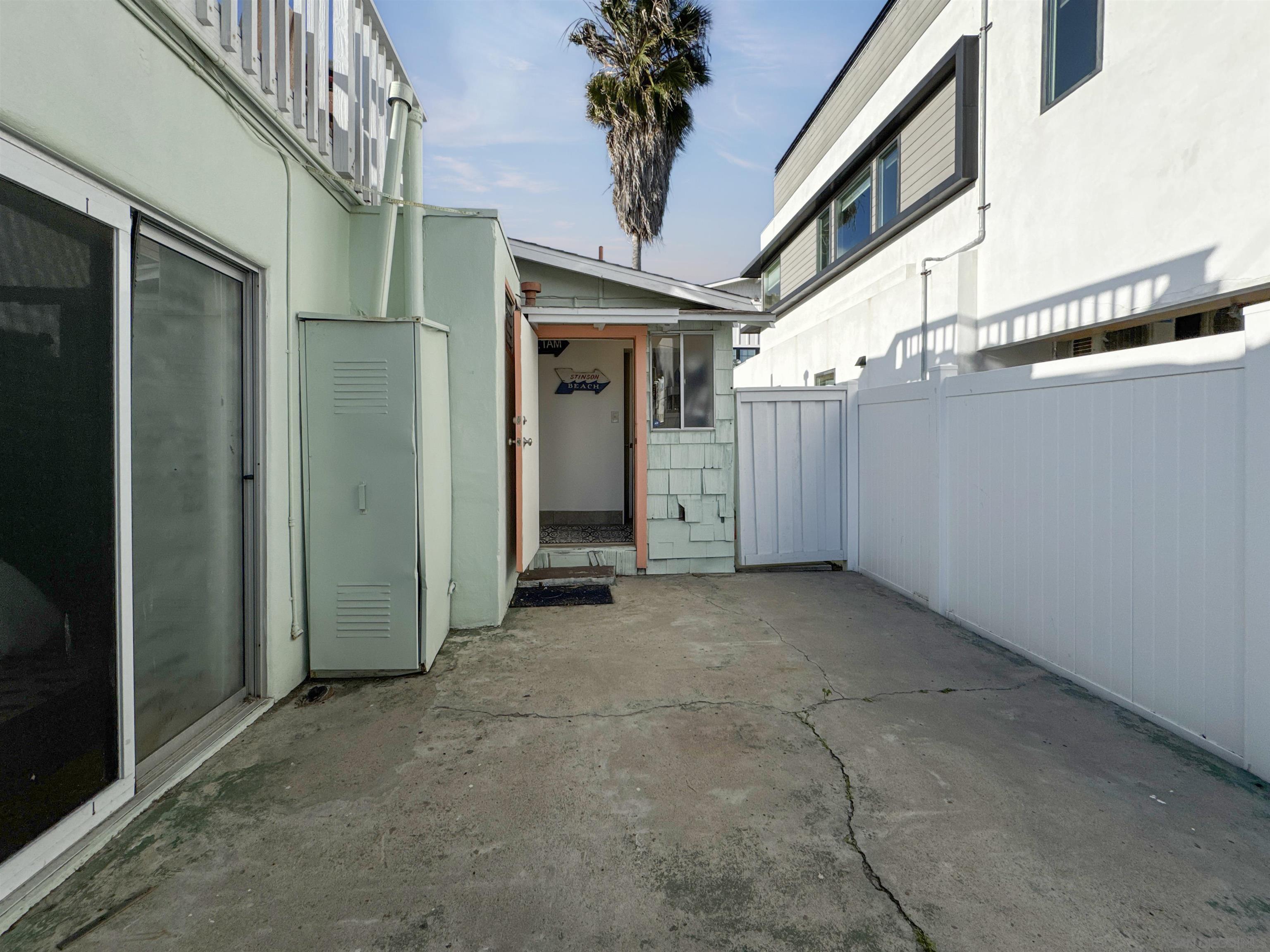 Detail Gallery Image 24 of 30 For 809  Sunset Ct, San Diego,  CA 92109 - 2 Beds | 1 Baths