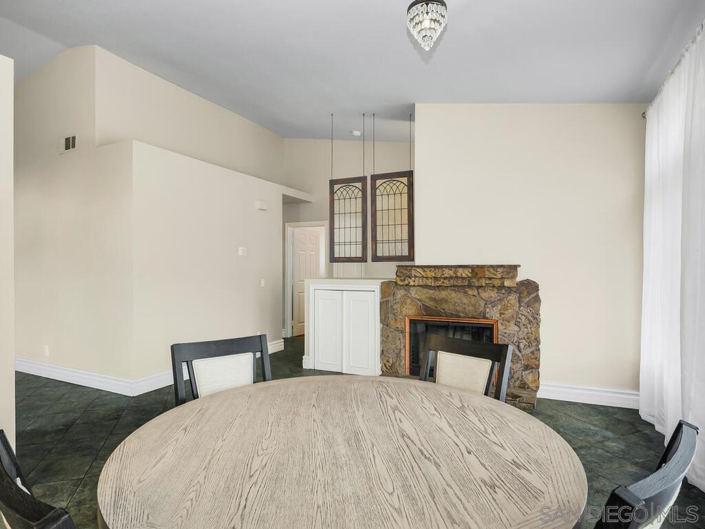 Detail Gallery Image 11 of 26 For 32453  Enriqueta Cir, Temecula,  CA 92592 - 4 Beds | 2 Baths