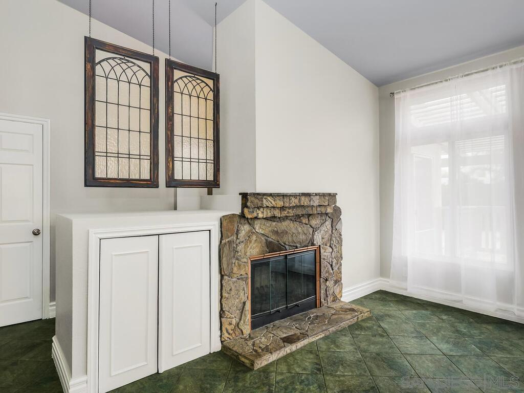 Detail Gallery Image 10 of 26 For 32453  Enriqueta Cir, Temecula,  CA 92592 - 4 Beds | 2 Baths