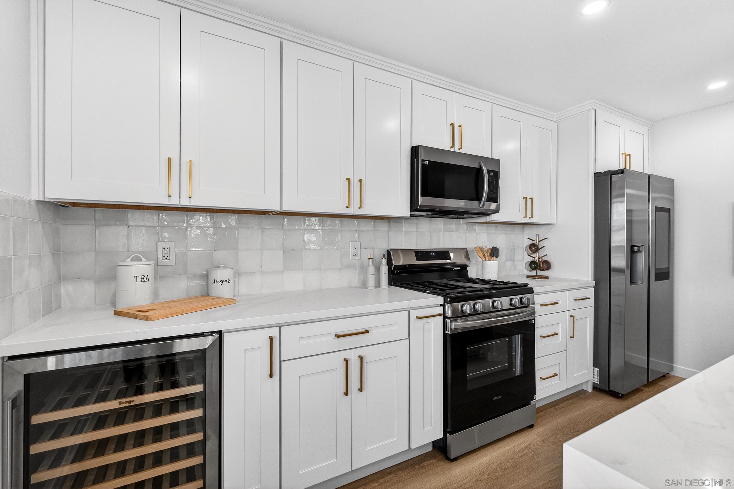 Detail Gallery Image 11 of 41 For 3728  Cherokee Ave, San Diego,  CA 92104 - 3 Beds | 2 Baths