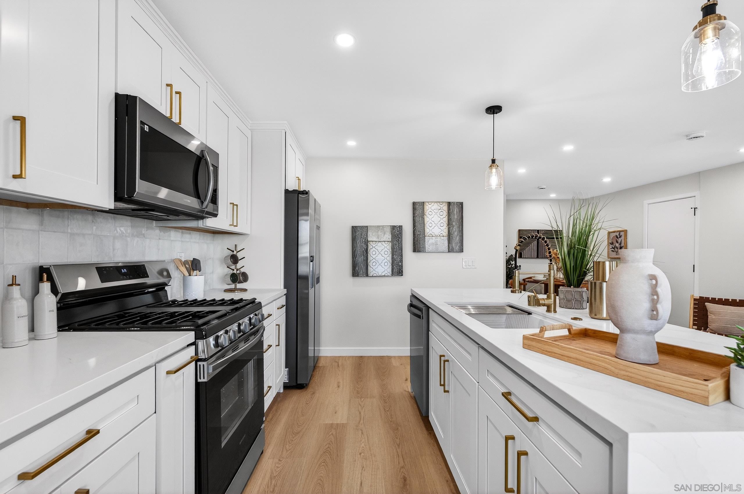 Detail Gallery Image 12 of 41 For 3728  Cherokee Ave, San Diego,  CA 92104 - 3 Beds | 2 Baths