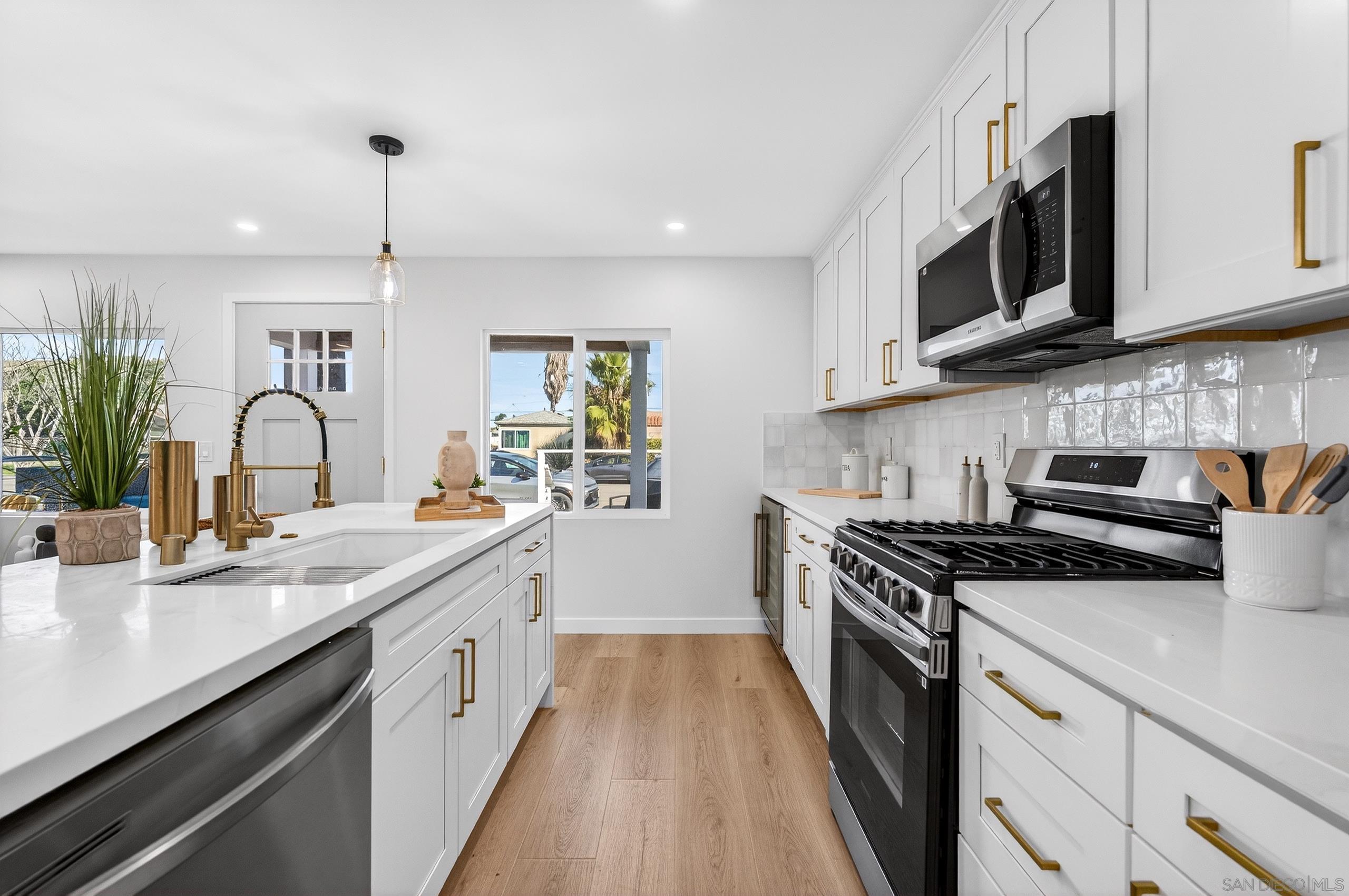 Detail Gallery Image 14 of 41 For 3728  Cherokee Ave, San Diego,  CA 92104 - 3 Beds | 2 Baths