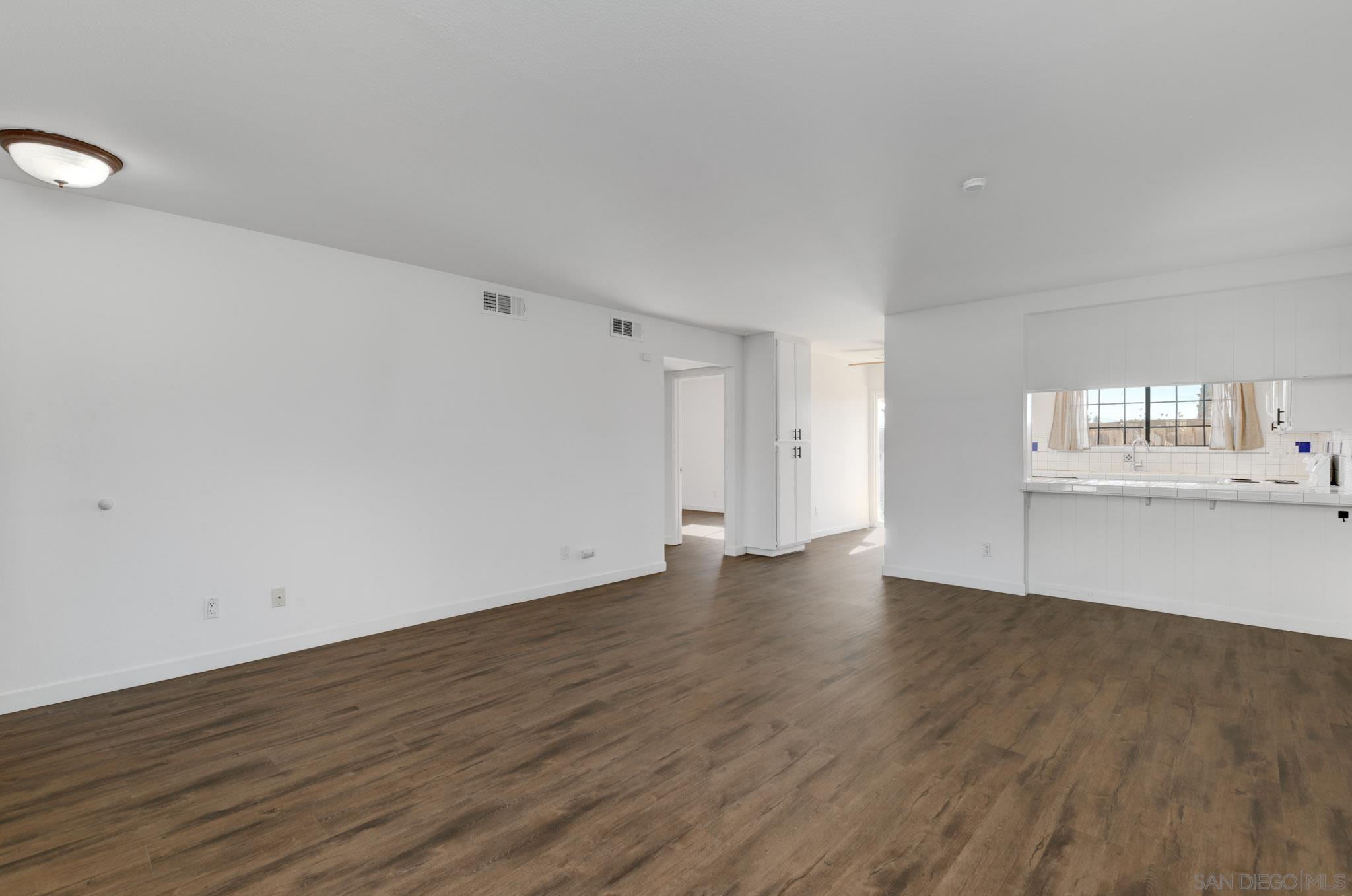 Detail Gallery Image 3 of 25 For 625 S Fig Street  #10,  Escondido,  CA 92025 - 2 Beds | 2 Baths