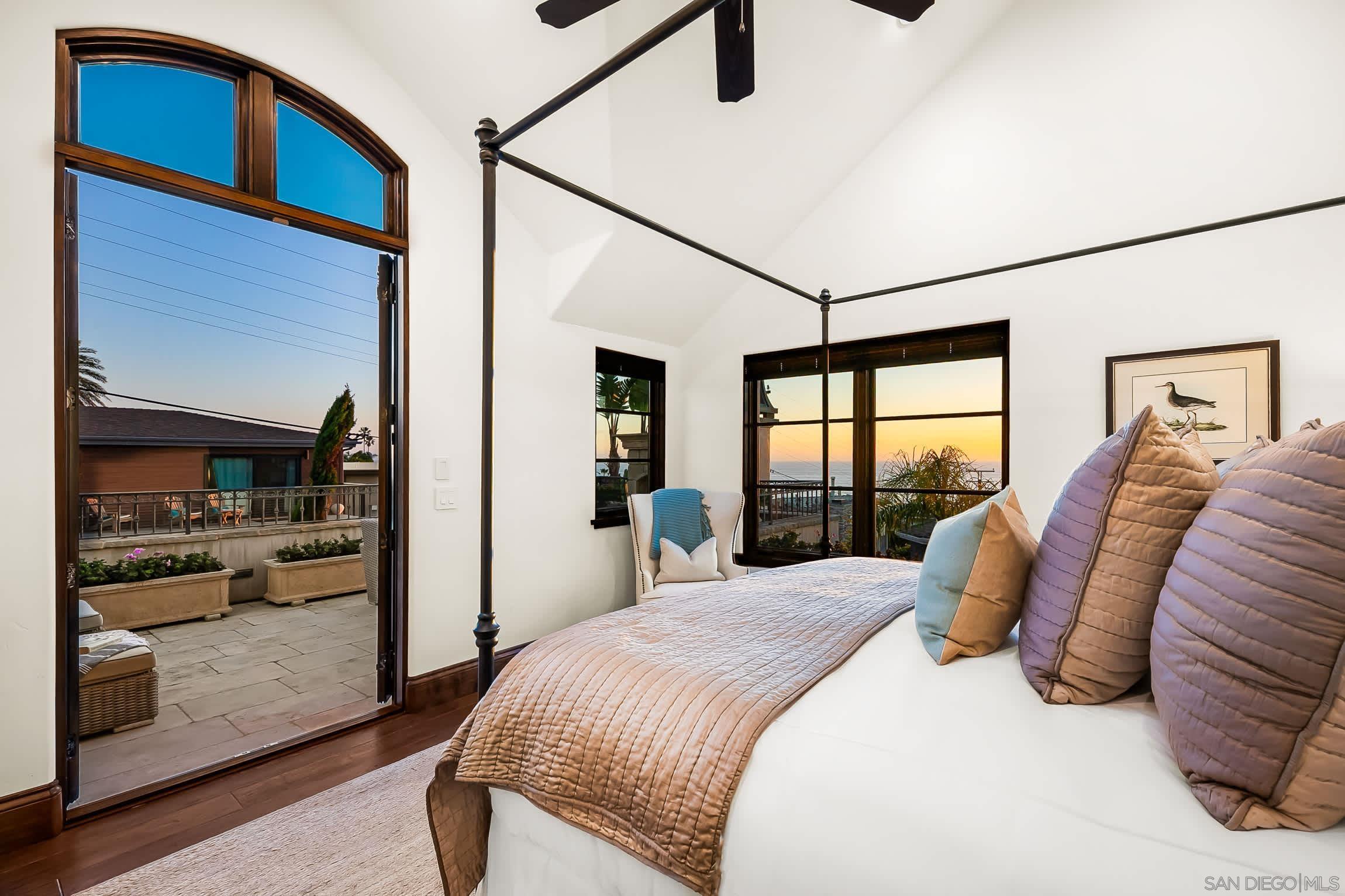 Detail Gallery Image 39 of 75 For 730  Stratford Ct, Del Mar,  CA 92014 - 4 Beds | 3/1 Baths