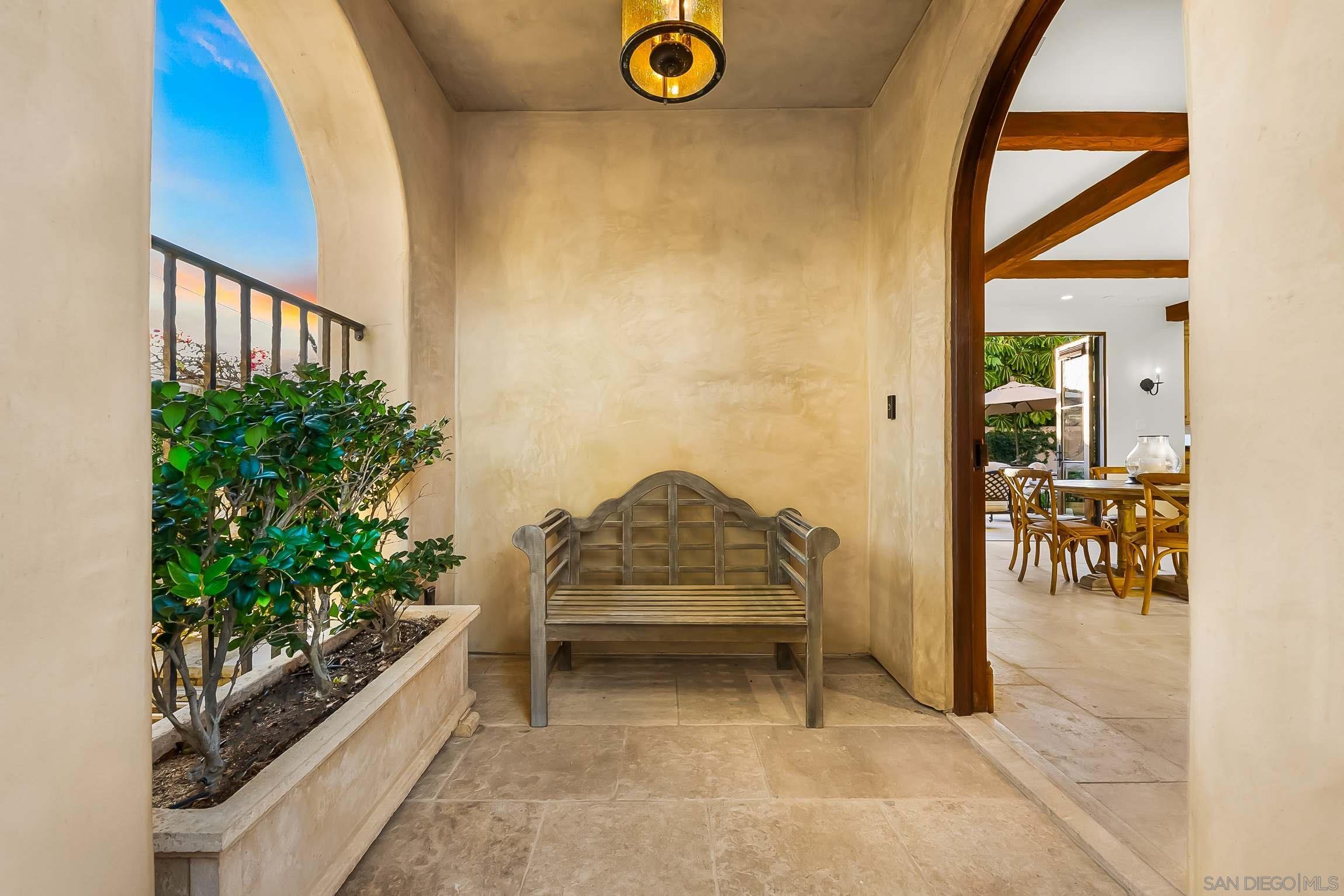 Detail Gallery Image 5 of 75 For 730  Stratford Ct, Del Mar,  CA 92014 - 4 Beds | 3/1 Baths