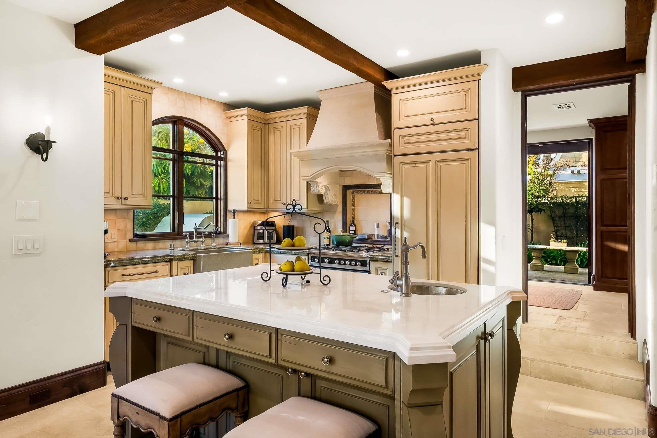 Detail Gallery Image 10 of 75 For 730  Stratford Ct, Del Mar,  CA 92014 - 4 Beds | 3/1 Baths