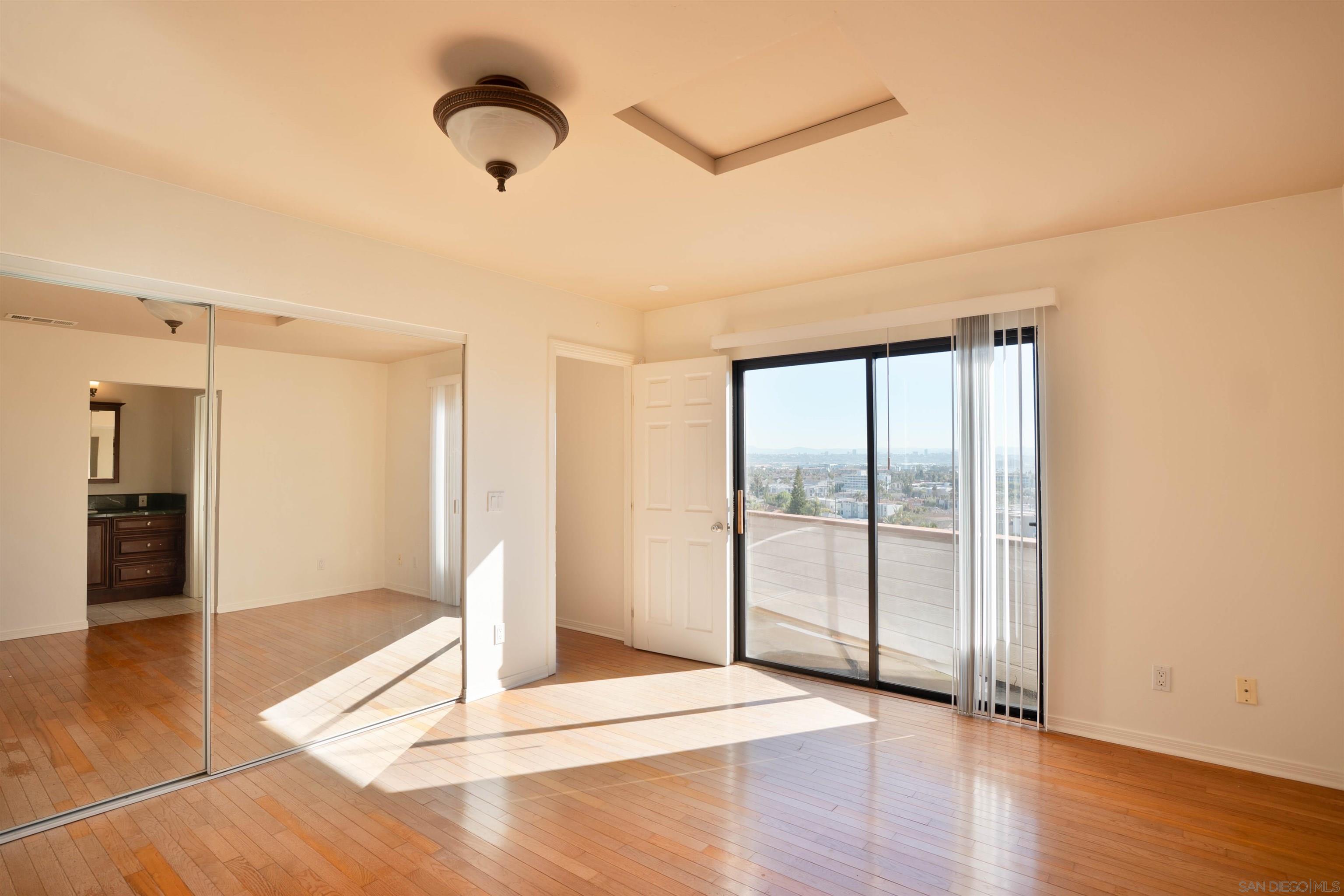 Detail Gallery Image 18 of 32 For 1341  Plum St, San Diego,  CA 92106 - 5 Beds | 3/1 Baths