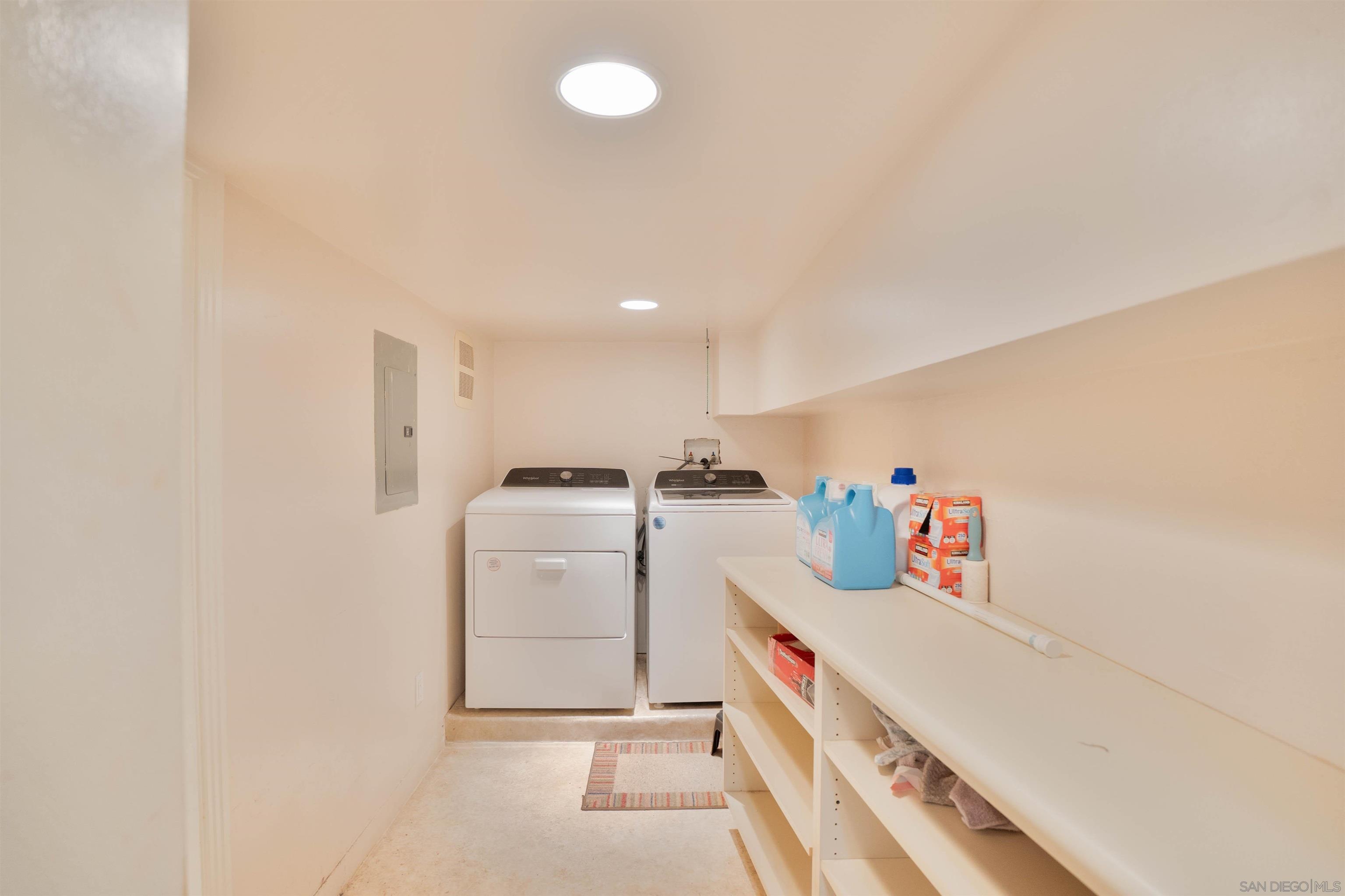 Detail Gallery Image 28 of 32 For 1341  Plum St, San Diego,  CA 92106 - 5 Beds | 3/1 Baths