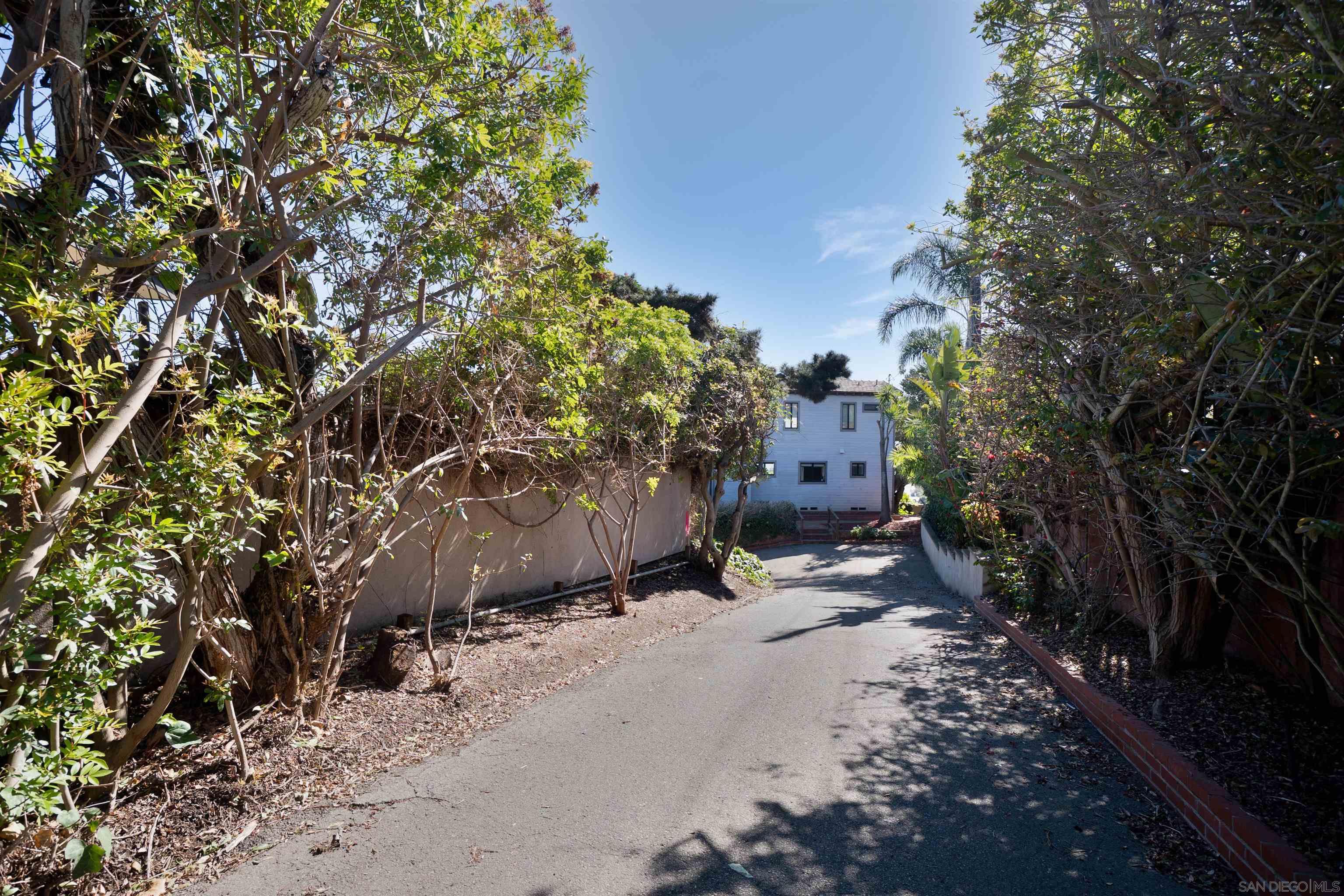 Detail Gallery Image 31 of 32 For 1341  Plum St, San Diego,  CA 92106 - 5 Beds | 3/1 Baths