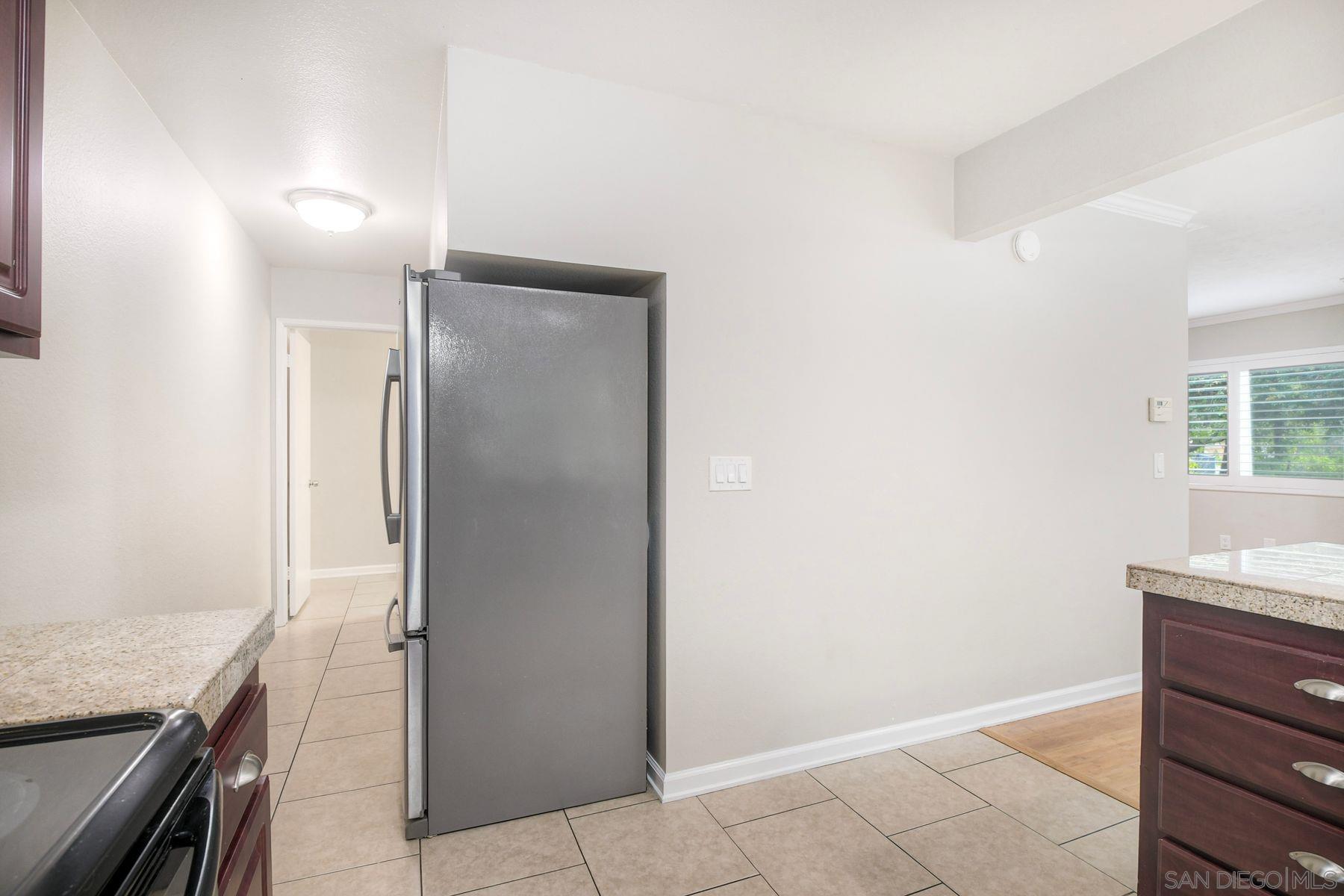 Detail Gallery Image 14 of 39 For 13619  Sycamore Tree Ln, Poway,  CA 92064 - 3 Beds | 2/1 Baths