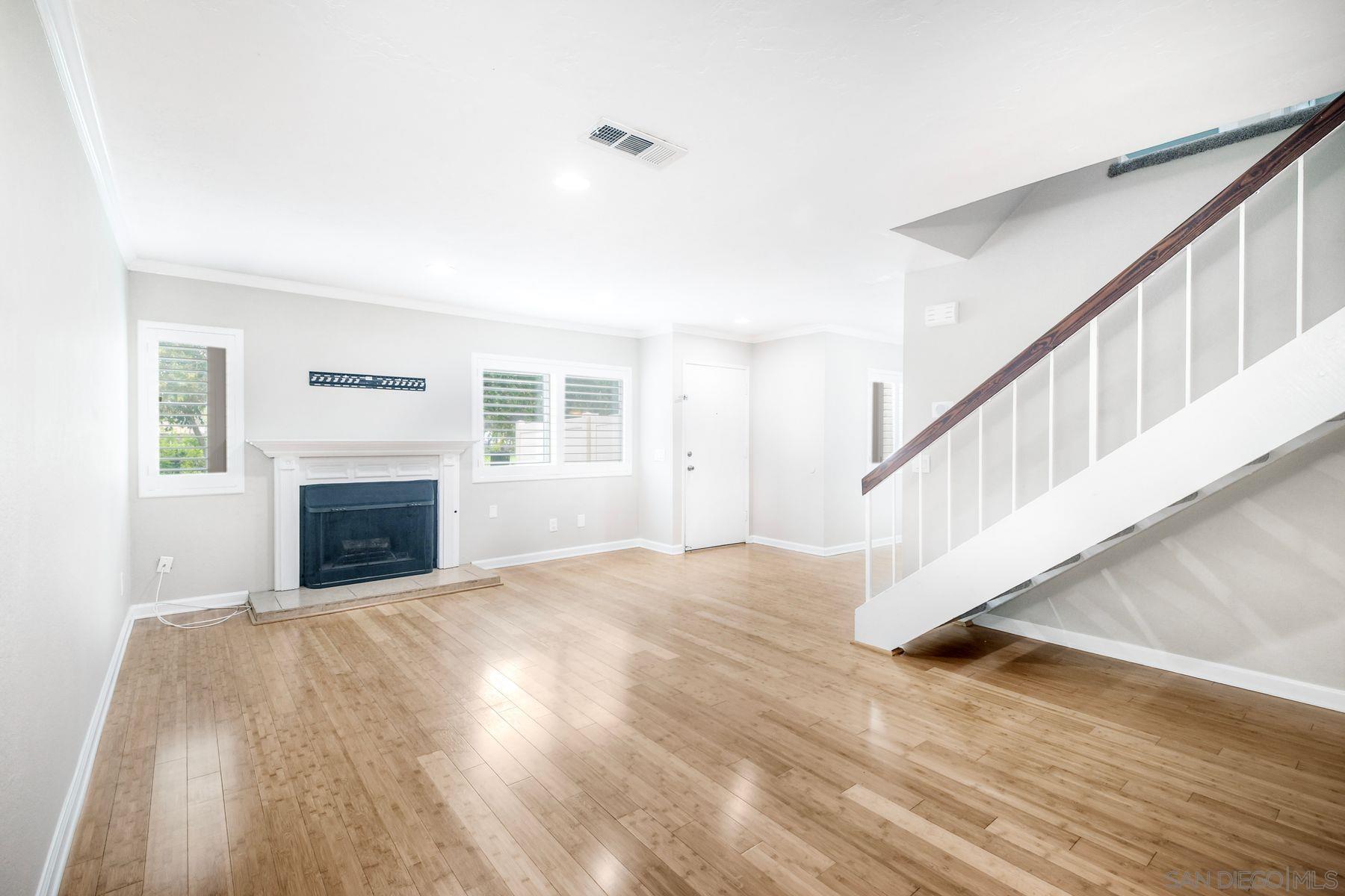 Detail Gallery Image 10 of 39 For 13619  Sycamore Tree Ln, Poway,  CA 92064 - 3 Beds | 2/1 Baths