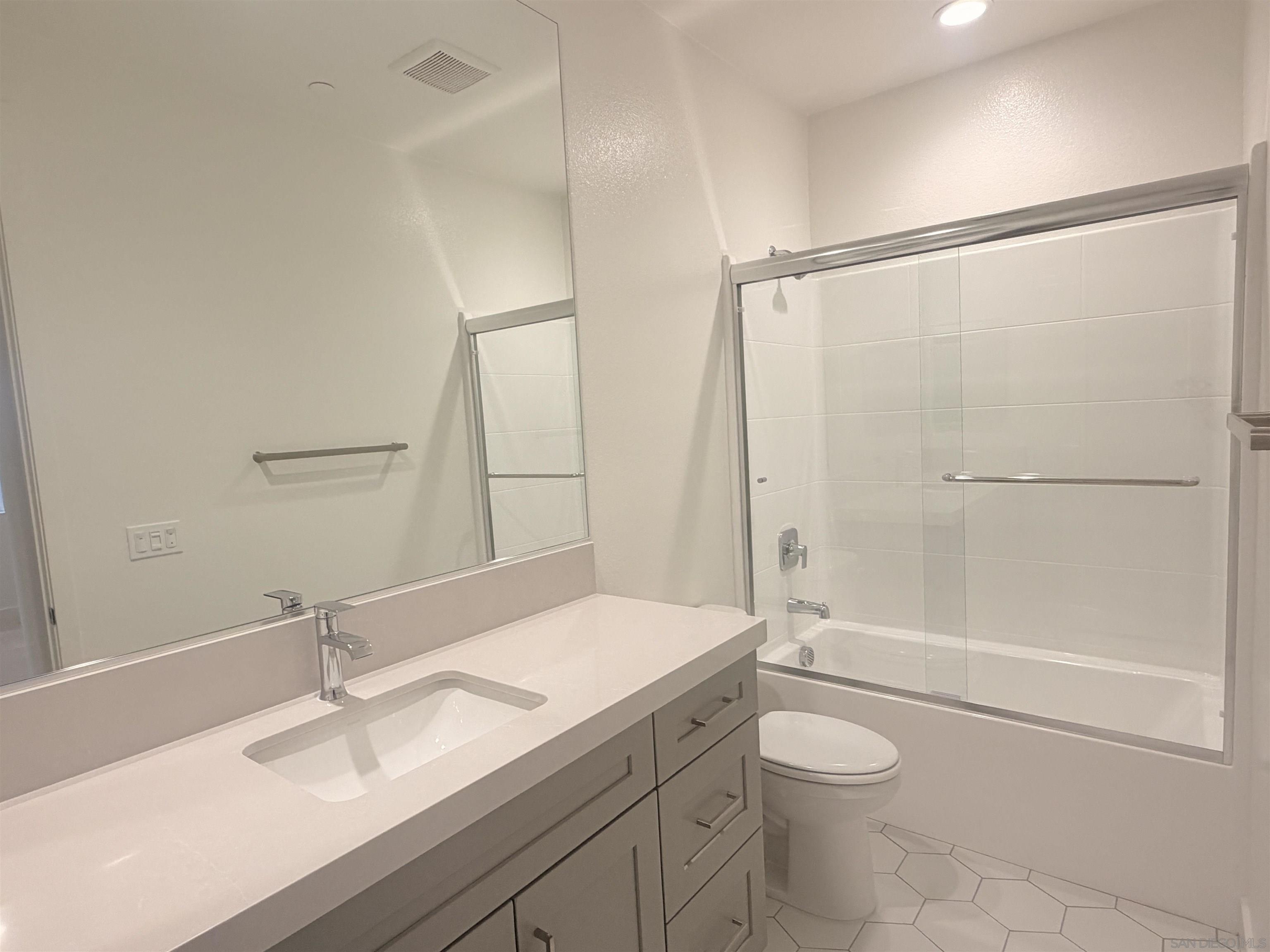 Detail Gallery Image 15 of 31 For 13765  Holly Oak Way, Poway,  CA 92064 - 4 Beds | 3/1 Baths