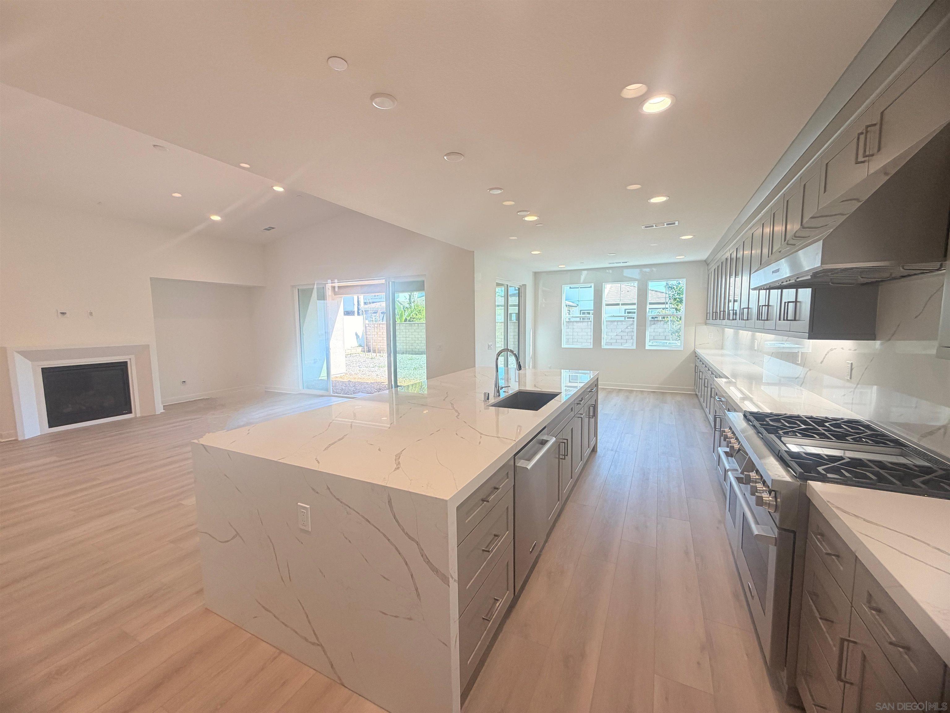 Detail Gallery Image 8 of 31 For 13765  Holly Oak Way, Poway,  CA 92064 - 4 Beds | 3/1 Baths