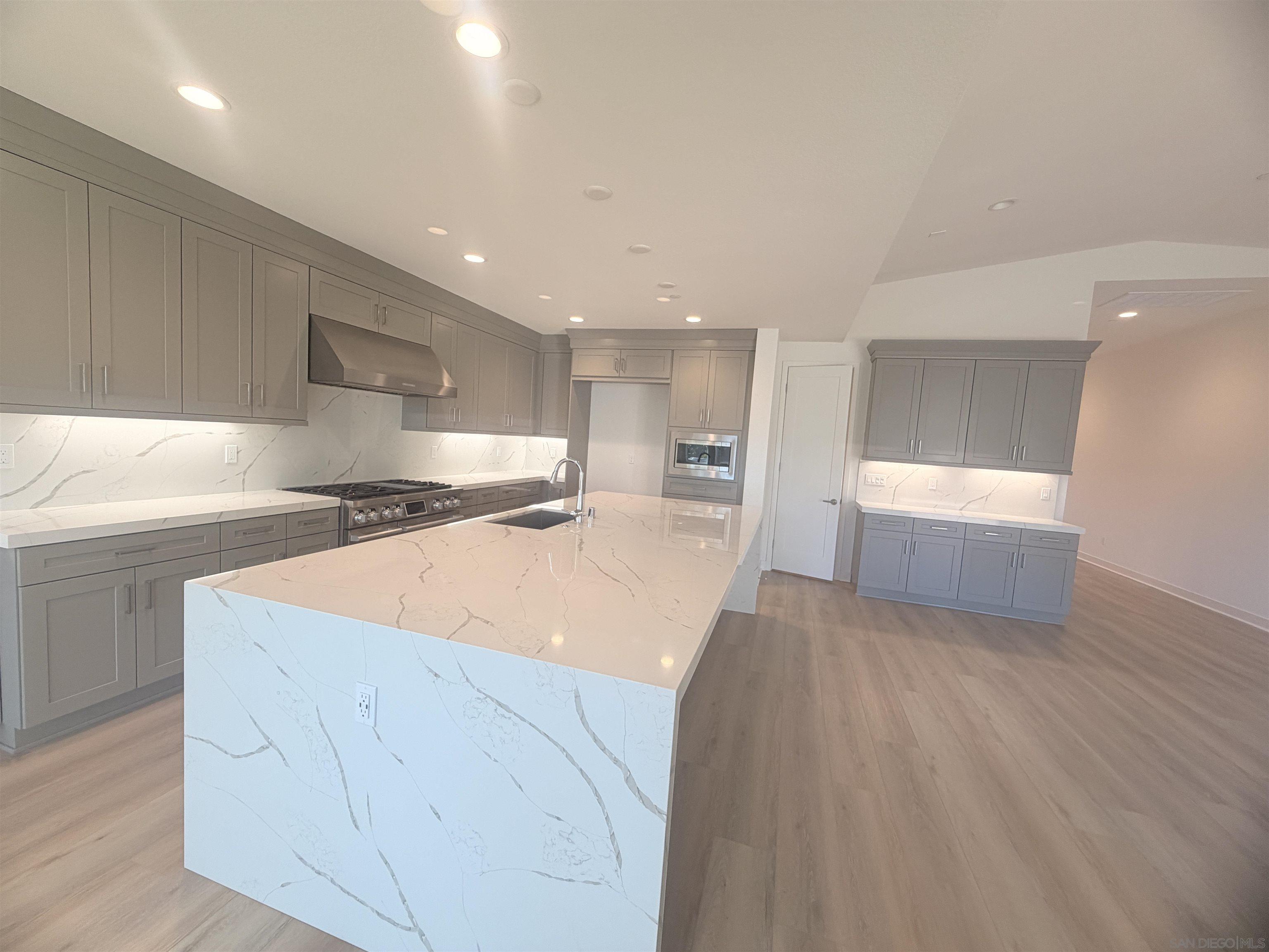 Detail Gallery Image 9 of 31 For 13765  Holly Oak Way, Poway,  CA 92064 - 4 Beds | 3/1 Baths