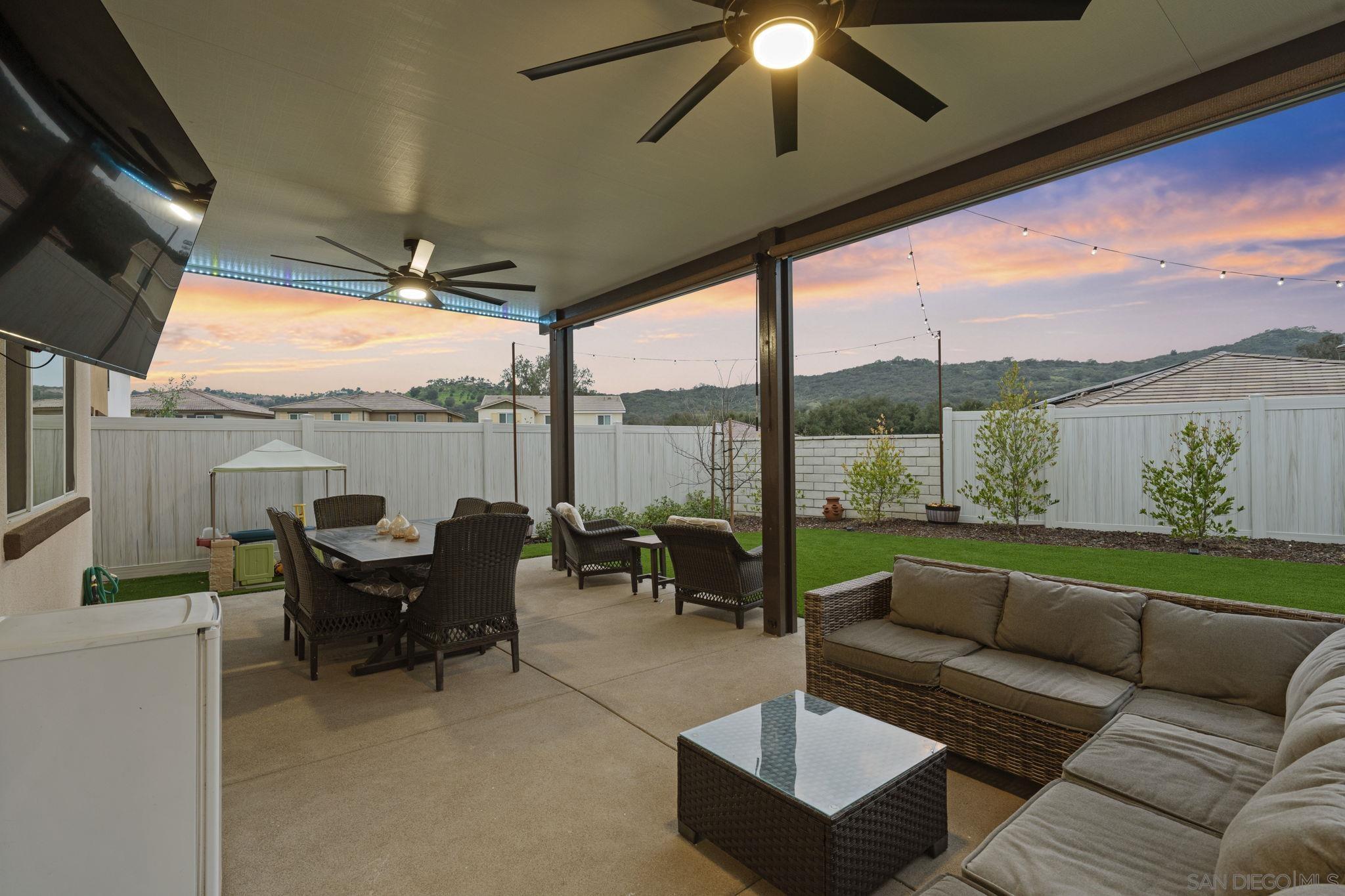 Detail Gallery Image 7 of 60 For 13318  Cultivate Ct, Valley Center,  CA 92082 - 6 Beds | 3 Baths