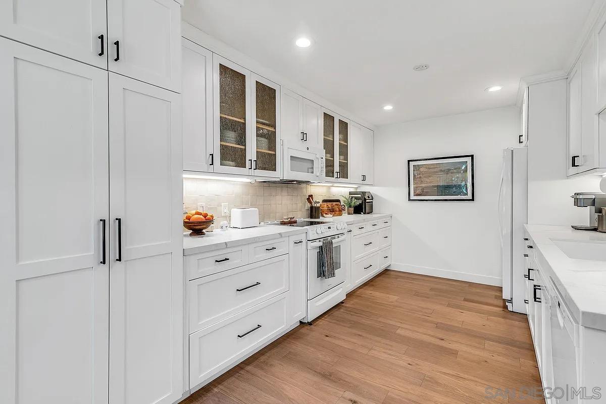 Detail Gallery Image 8 of 50 For 353  S. Sierrra Ave.  195, Solana Beach,  CA 92075 - 3 Beds | 2/1 Baths