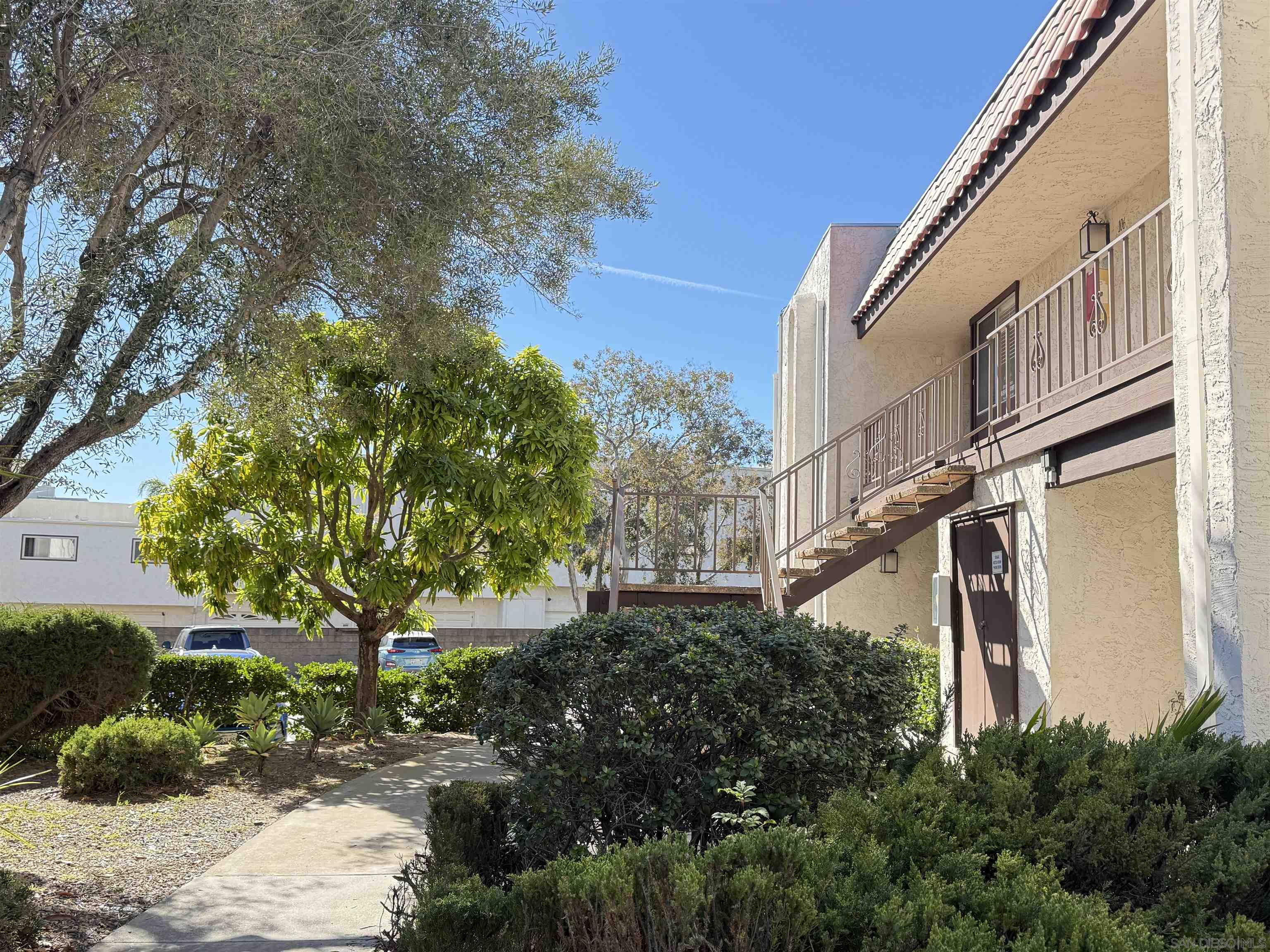 Detail Gallery Image 3 of 38 For 6878  Navajo Rd  #104,  San Diego,  CA 92119 - 2 Beds | 1 Baths