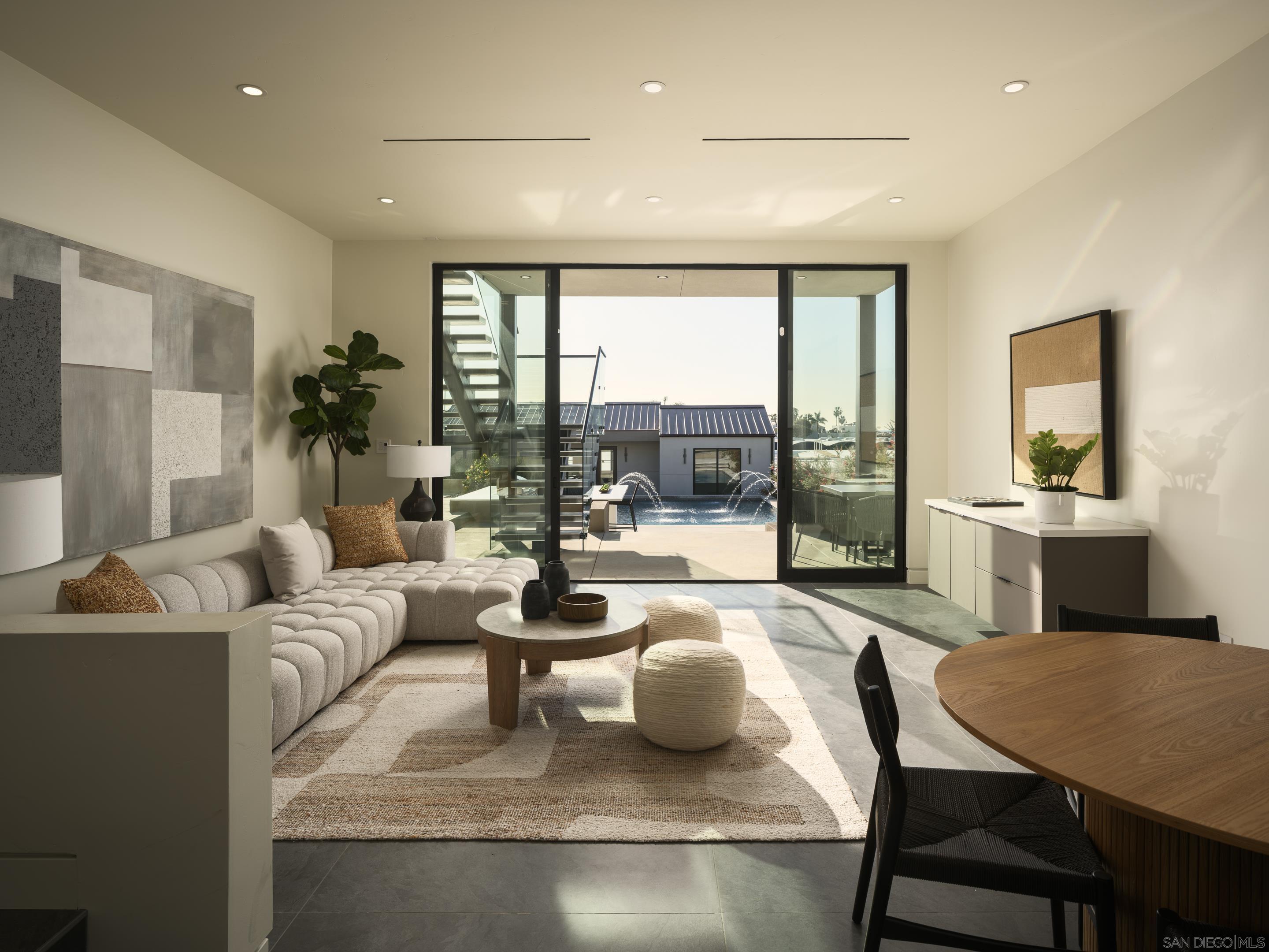 Detail Gallery Image 25 of 43 For 147 S Rios Ave, Solana Beach,  CA 92075 - 6 Beds | 6/2 Baths