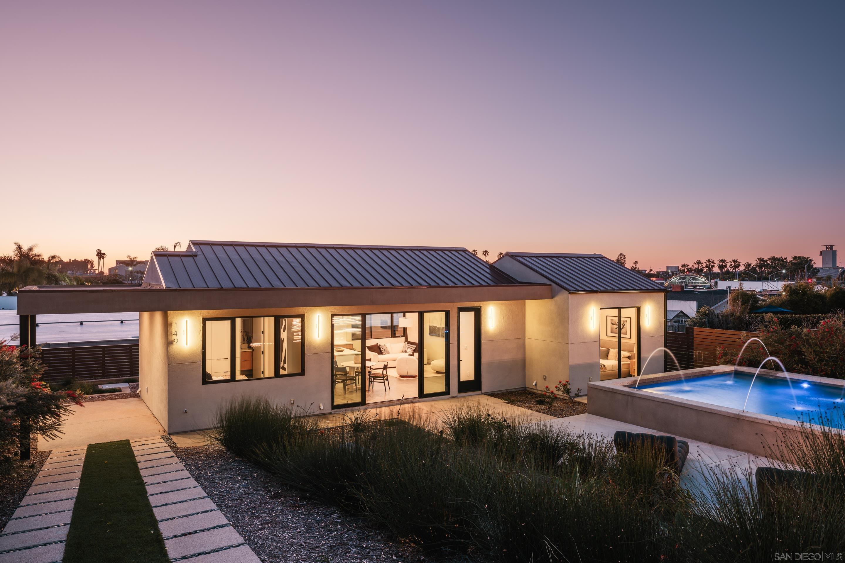 Detail Gallery Image 29 of 43 For 147 S Rios Ave, Solana Beach,  CA 92075 - 6 Beds | 6/2 Baths