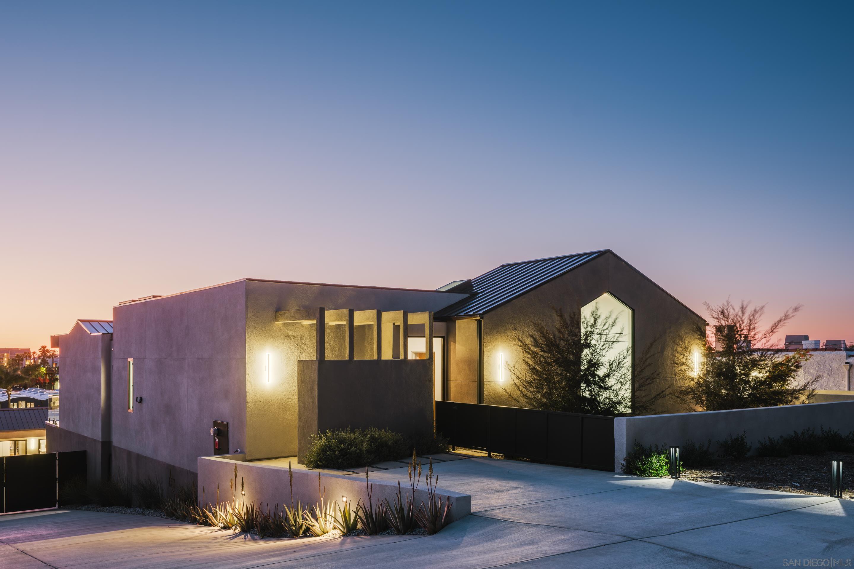 Detail Gallery Image 41 of 43 For 147 S Rios Ave, Solana Beach,  CA 92075 - 6 Beds | 6/2 Baths