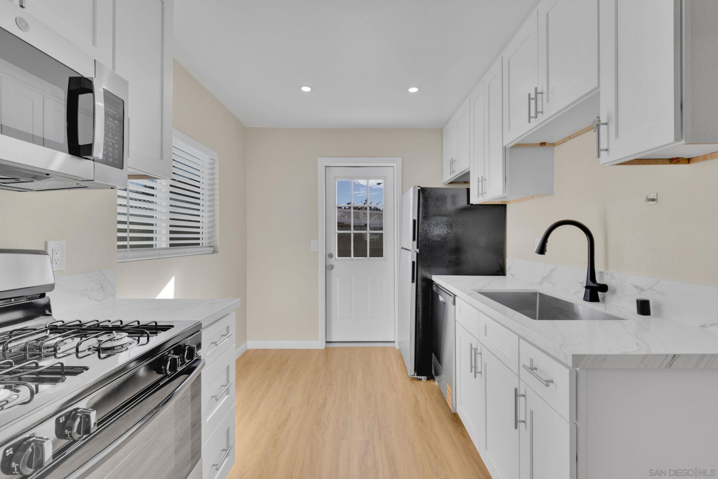 Detail Gallery Image 9 of 23 For 3653  Euclid Ave, San Diego,  CA 92105 - 2 Beds | 1 Baths