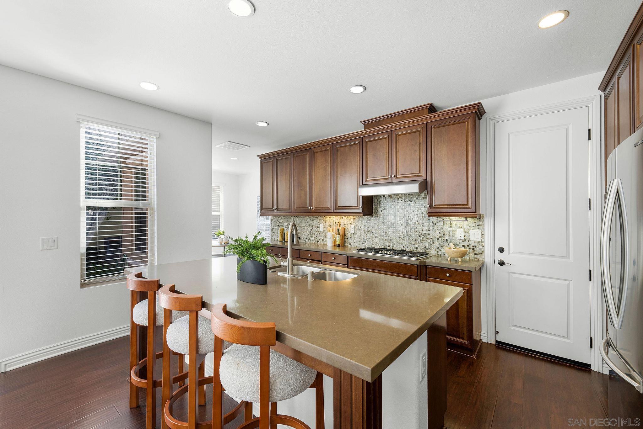 Detail Gallery Image 17 of 52 For 13558  Hyacinth Hills Way, San Diego,  CA 92130 - 4 Beds | 3 Baths