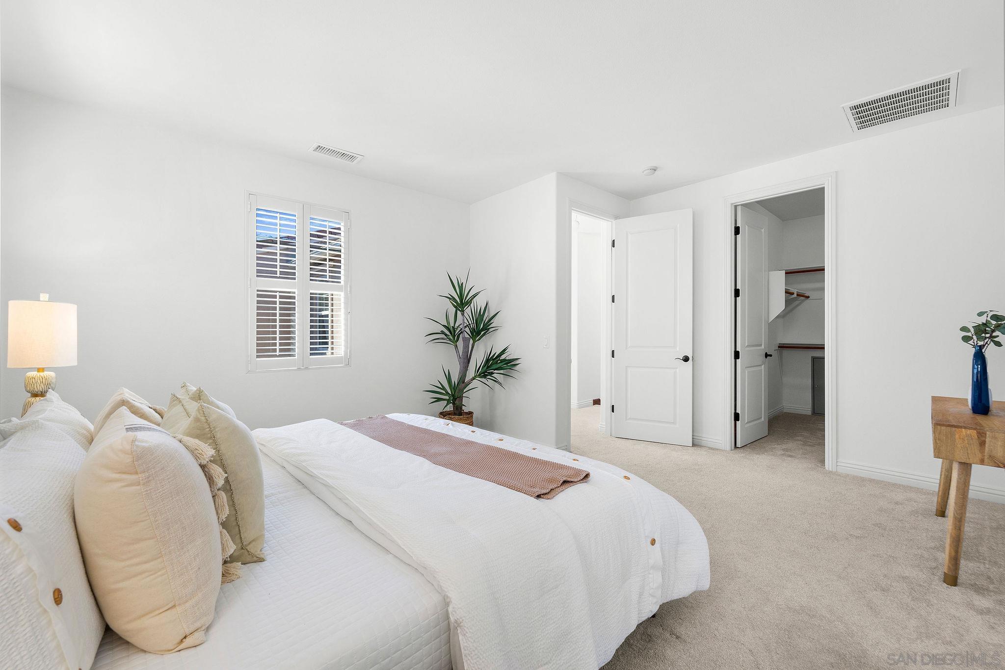 Detail Gallery Image 25 of 52 For 13558  Hyacinth Hills Way, San Diego,  CA 92130 - 4 Beds | 3 Baths