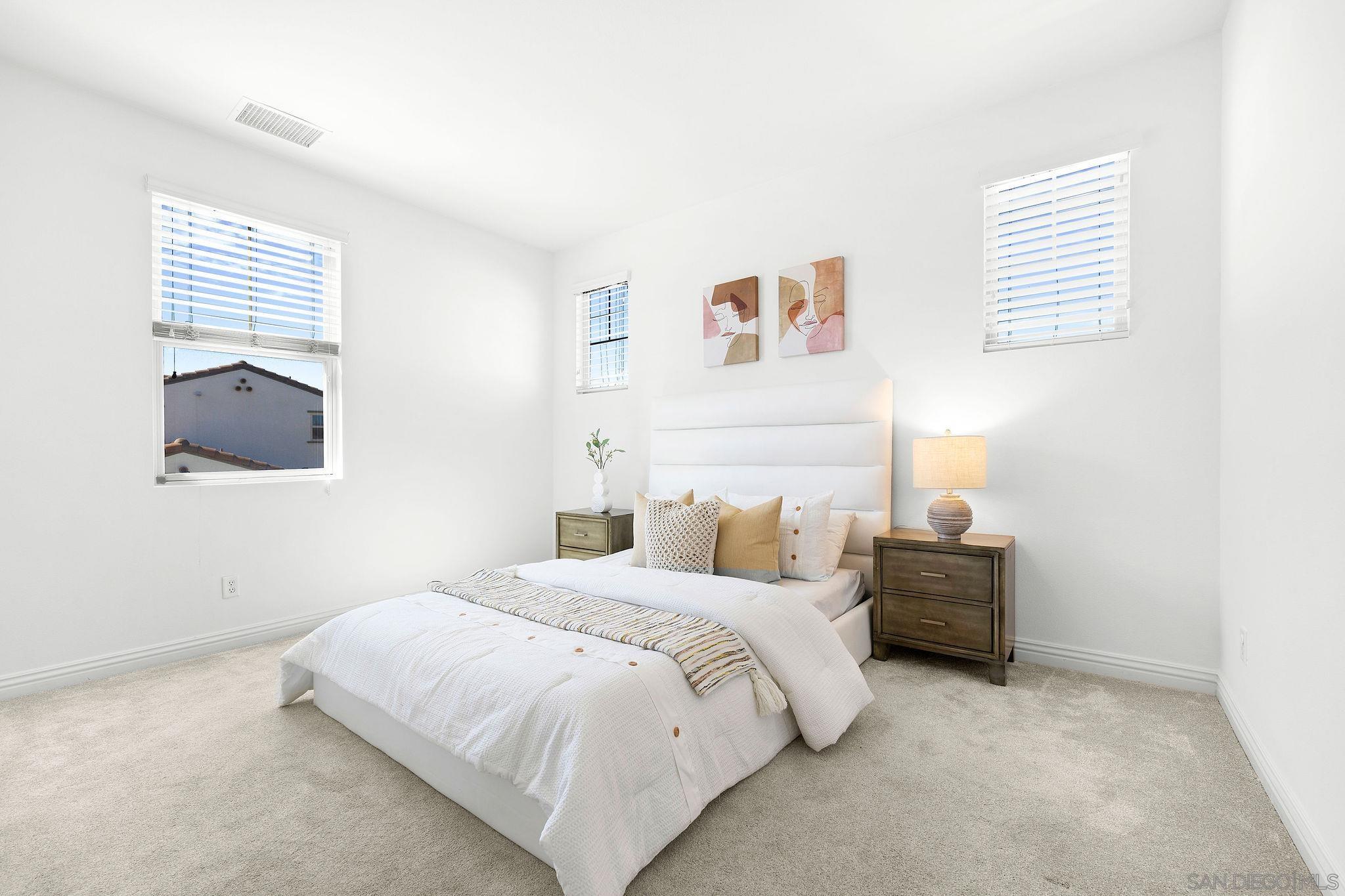 Detail Gallery Image 34 of 52 For 13558  Hyacinth Hills Way, San Diego,  CA 92130 - 4 Beds | 3 Baths