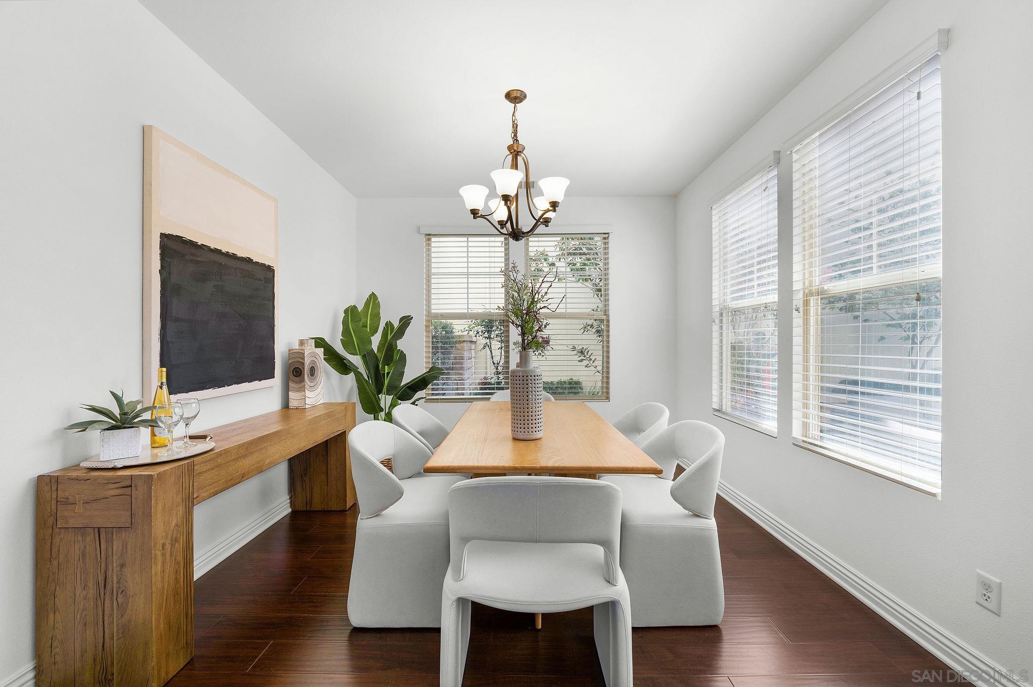 Detail Gallery Image 9 of 52 For 13558  Hyacinth Hills Way, San Diego,  CA 92130 - 4 Beds | 3 Baths