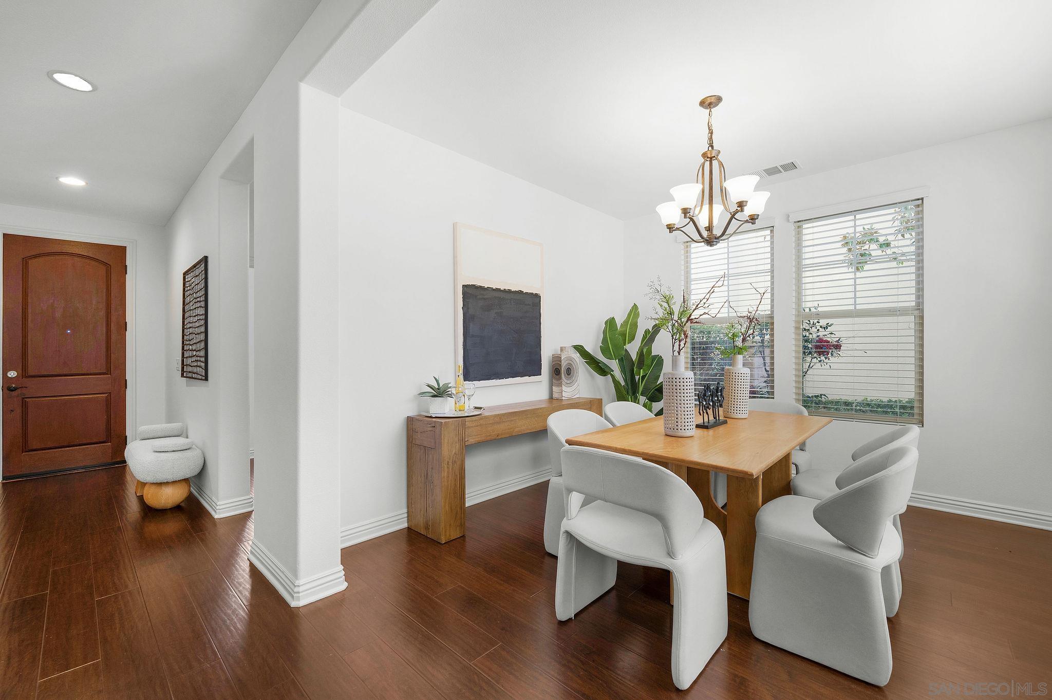 Detail Gallery Image 10 of 52 For 13558  Hyacinth Hills Way, San Diego,  CA 92130 - 4 Beds | 3 Baths