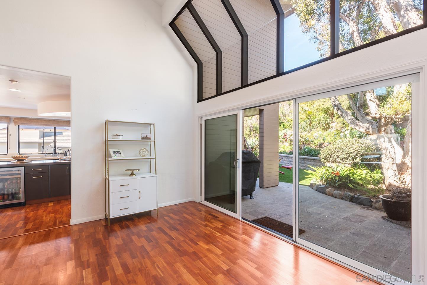 Detail Gallery Image 12 of 30 For 2160  via Mar Valle, Del Mar,  CA 92014 - 5 Beds | 6/1 Baths